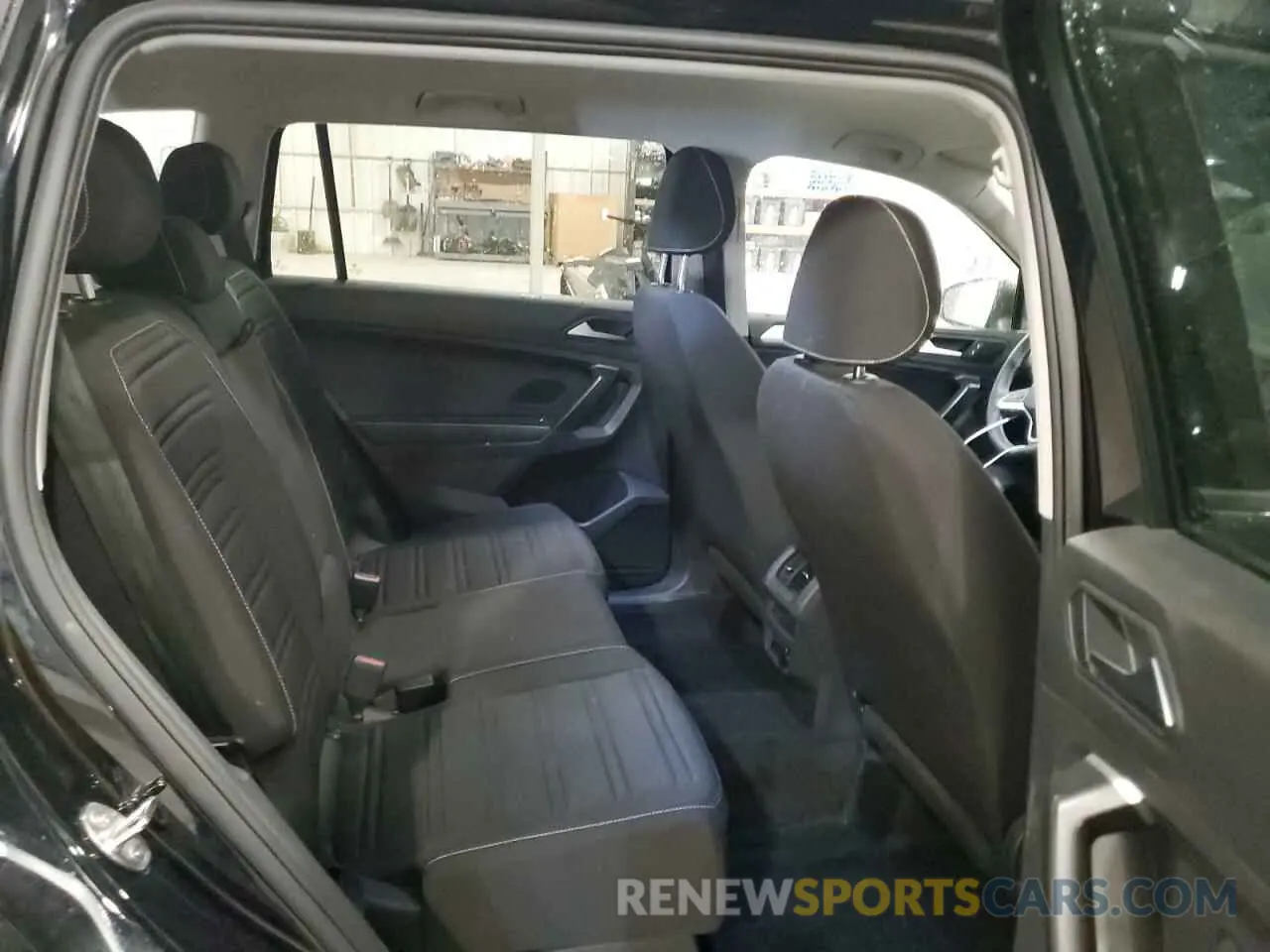 11 Photograph of a damaged car 3VVFB7AX3RM047267 VOLKSWAGEN TIGUAN 2024