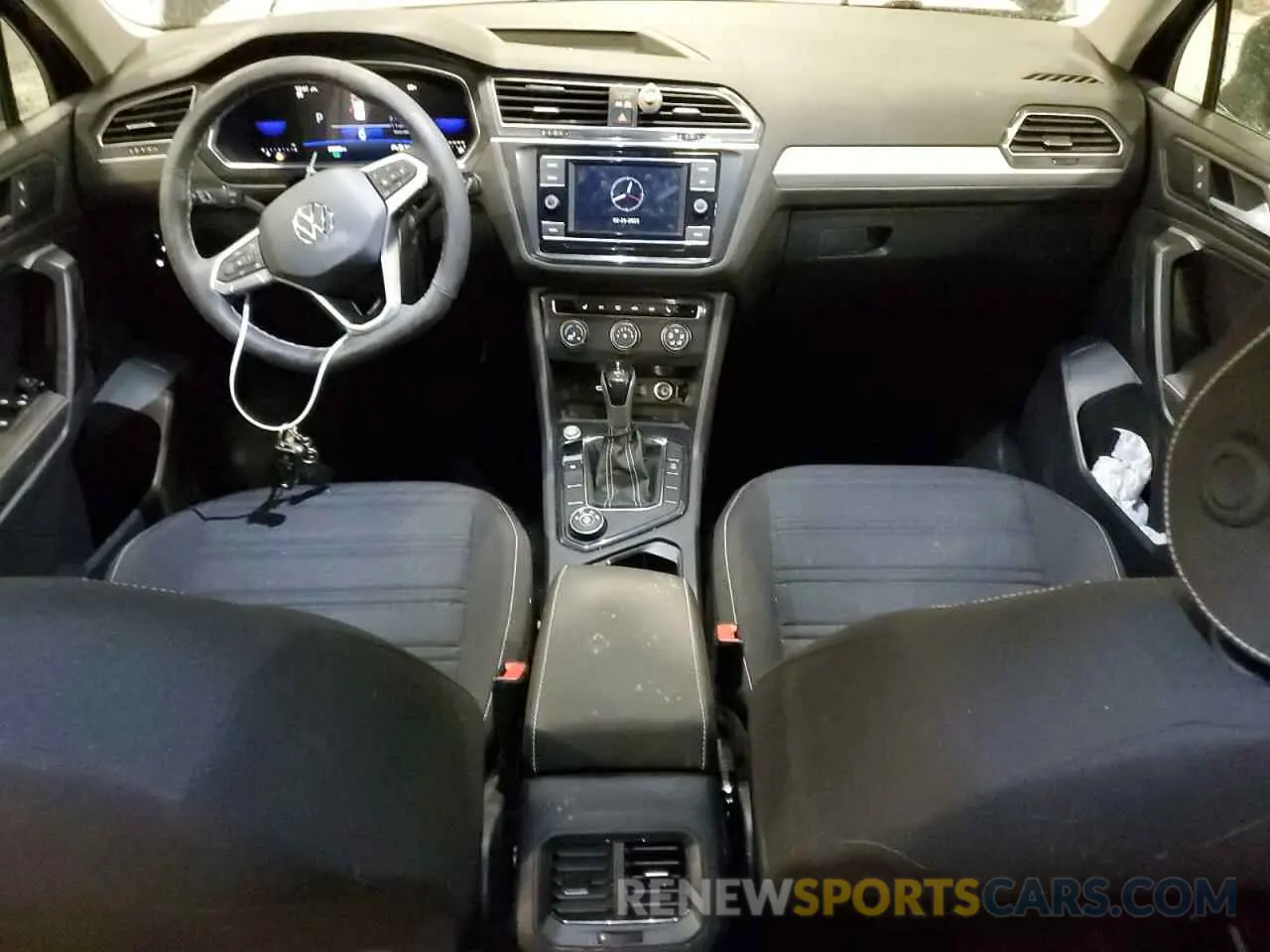 8 Photograph of a damaged car 3VVFB7AX3RM047267 VOLKSWAGEN TIGUAN 2024