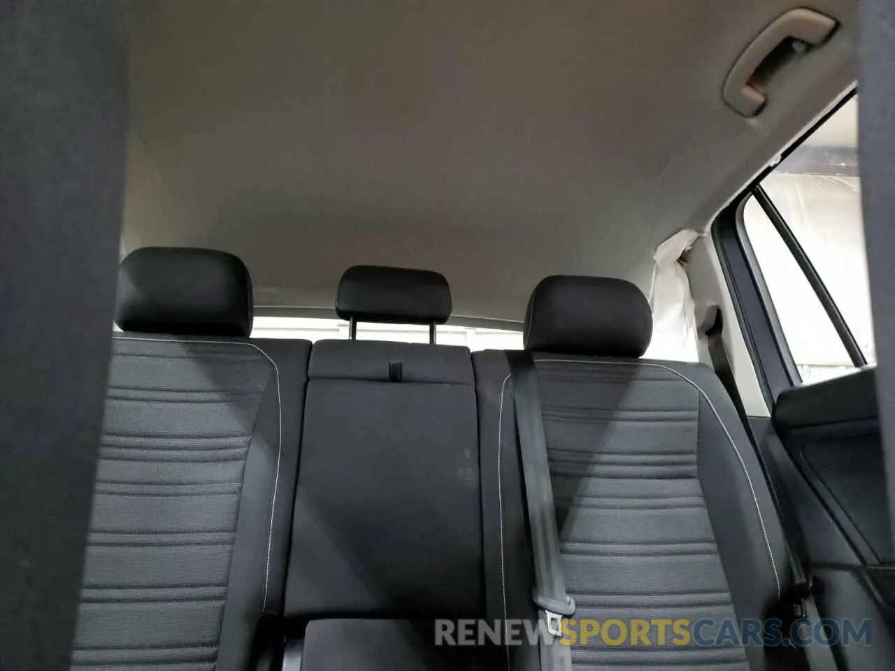 10 Photograph of a damaged car 3VVFB7AX5RM041650 VOLKSWAGEN TIGUAN 2024