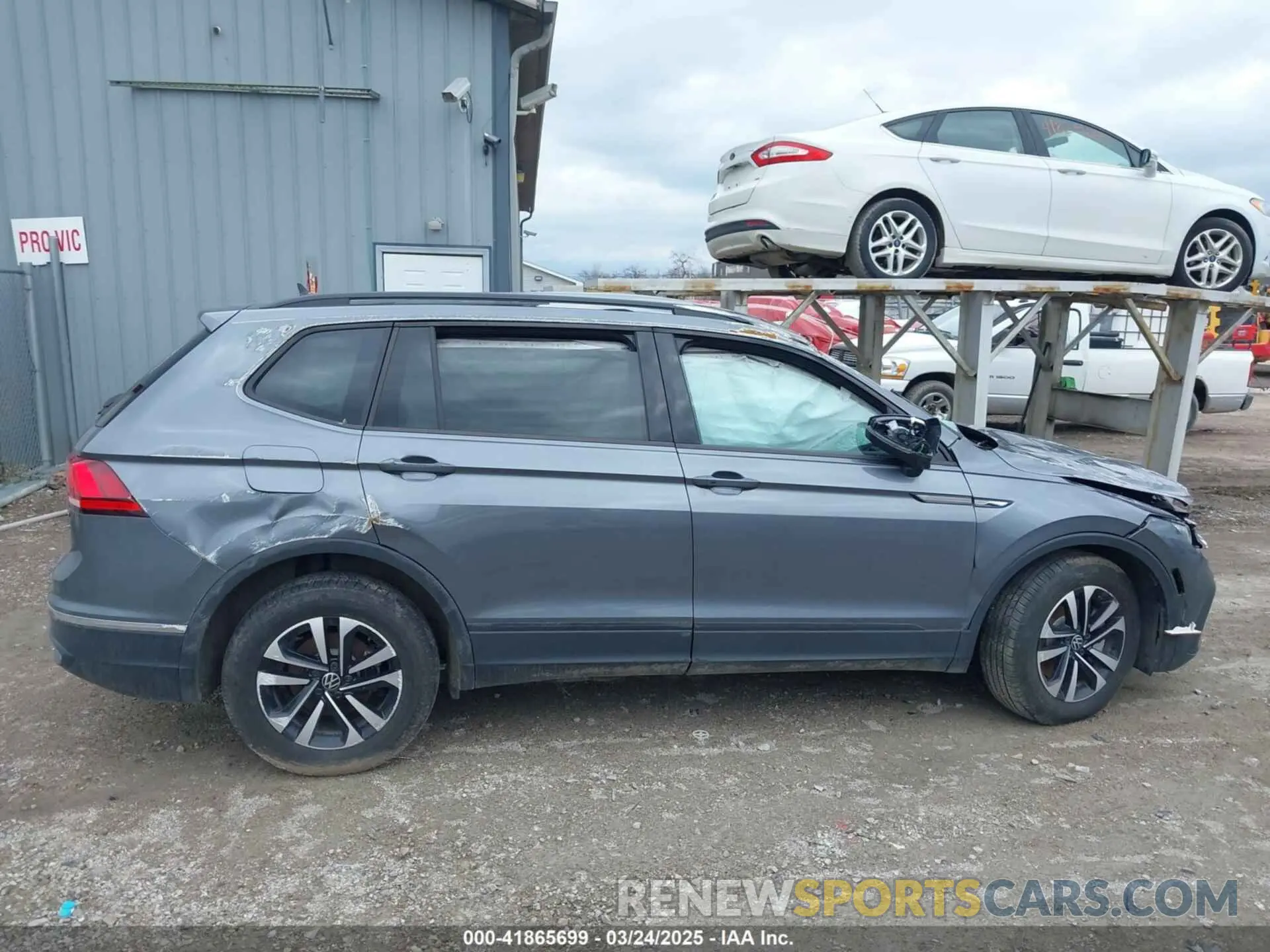 12 Photograph of a damaged car 3VVFB7AX5RM188177 VOLKSWAGEN TIGUAN 2024