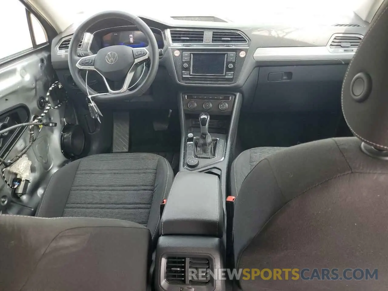 8 Photograph of a damaged car 3VVFB7AX6RM041804 VOLKSWAGEN TIGUAN 2024