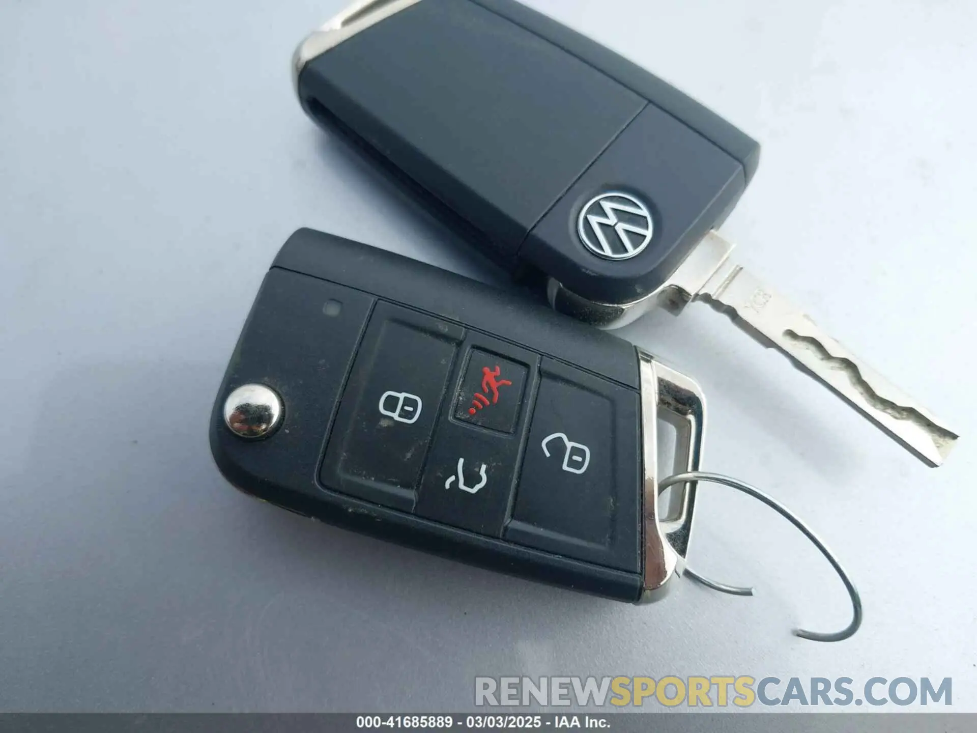 11 Photograph of a damaged car 3VVFB7AX7RM111990 VOLKSWAGEN TIGUAN 2024