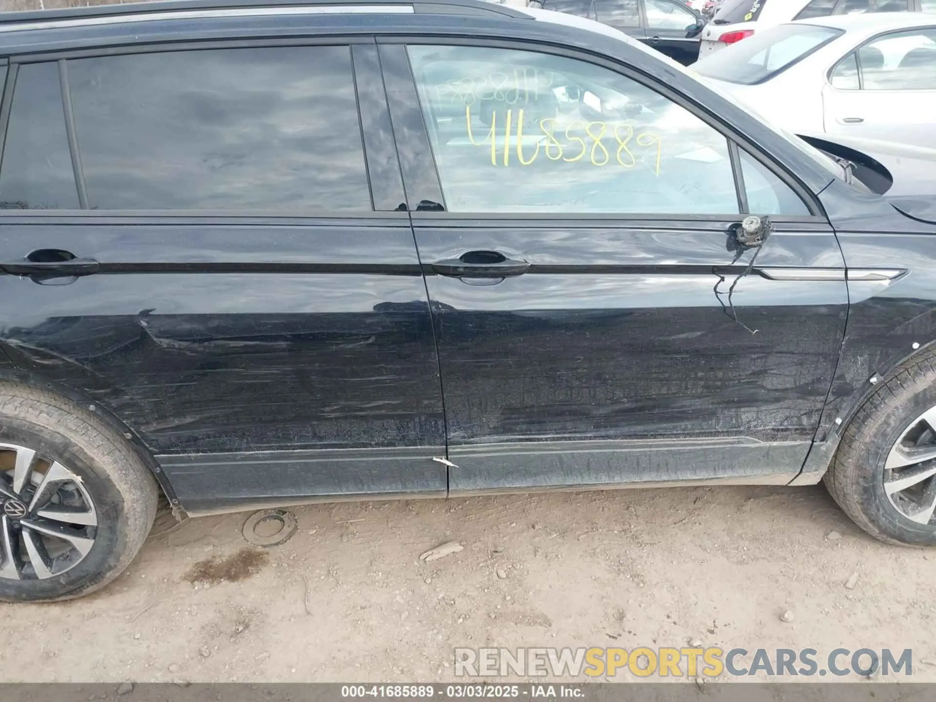 13 Photograph of a damaged car 3VVFB7AX7RM111990 VOLKSWAGEN TIGUAN 2024
