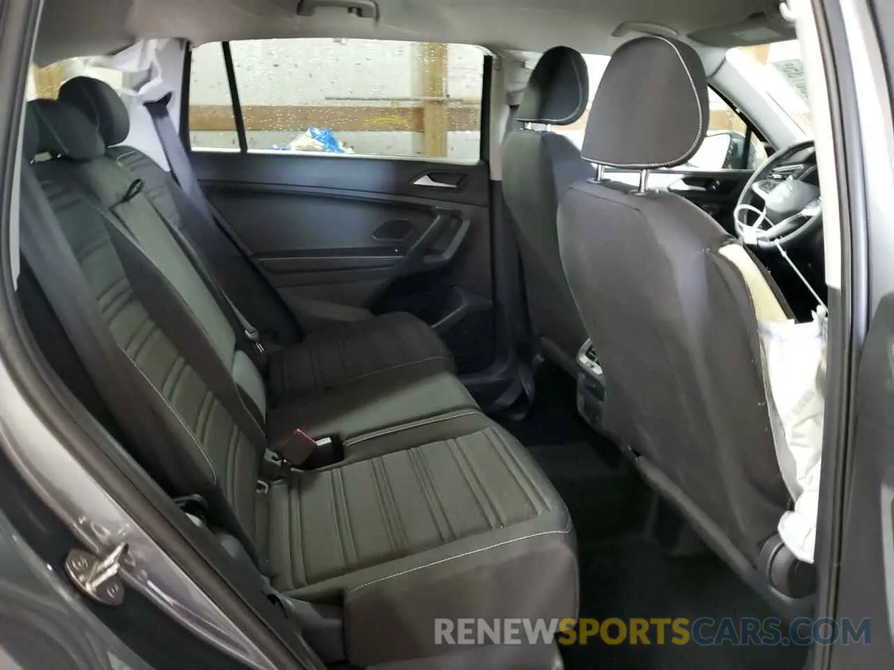 10 Photograph of a damaged car 3VVFB7AX7RM184681 VOLKSWAGEN TIGUAN 2024