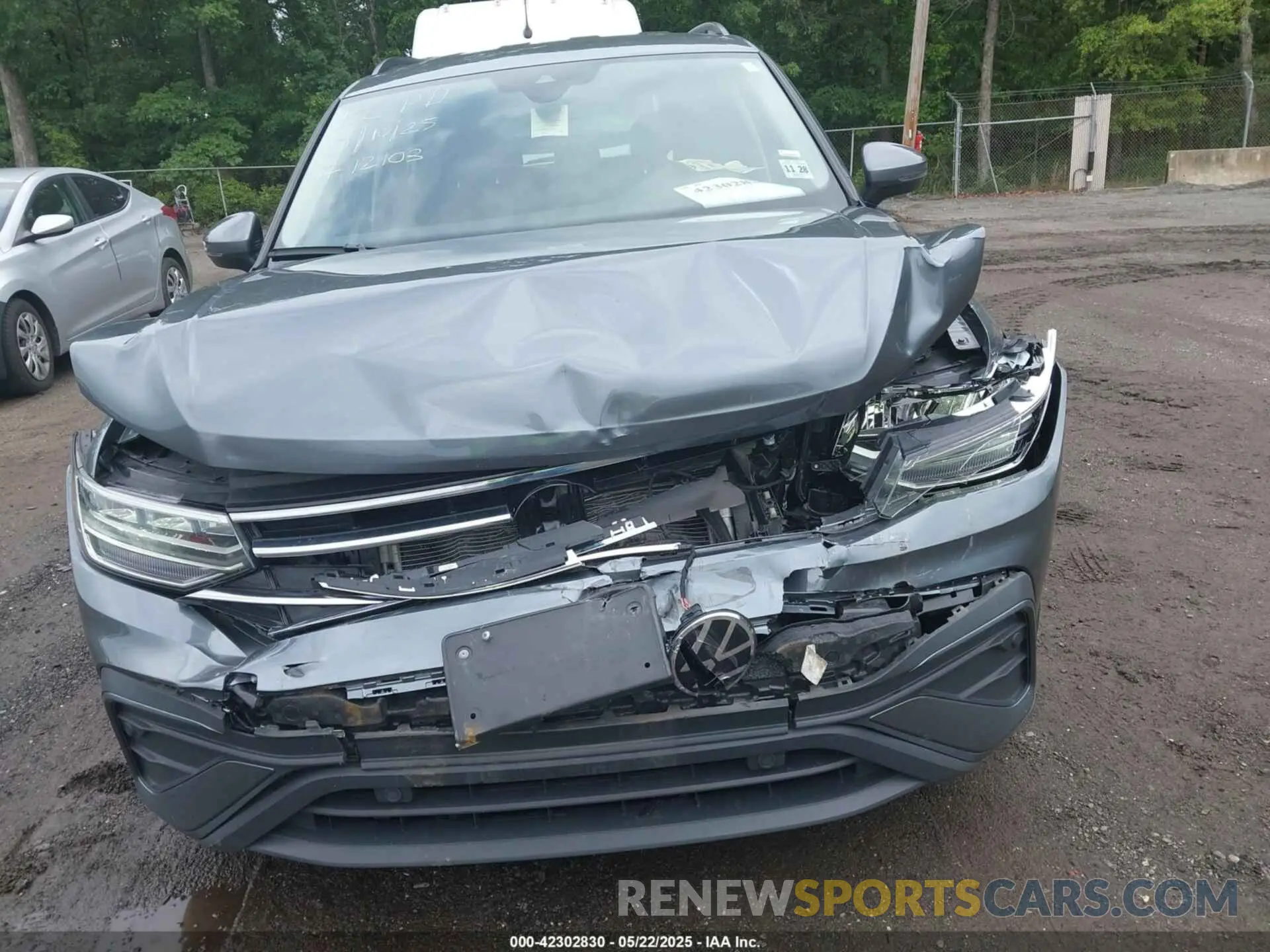 12 Photograph of a damaged car 3VVFB7AX9RM041943 VOLKSWAGEN TIGUAN 2024