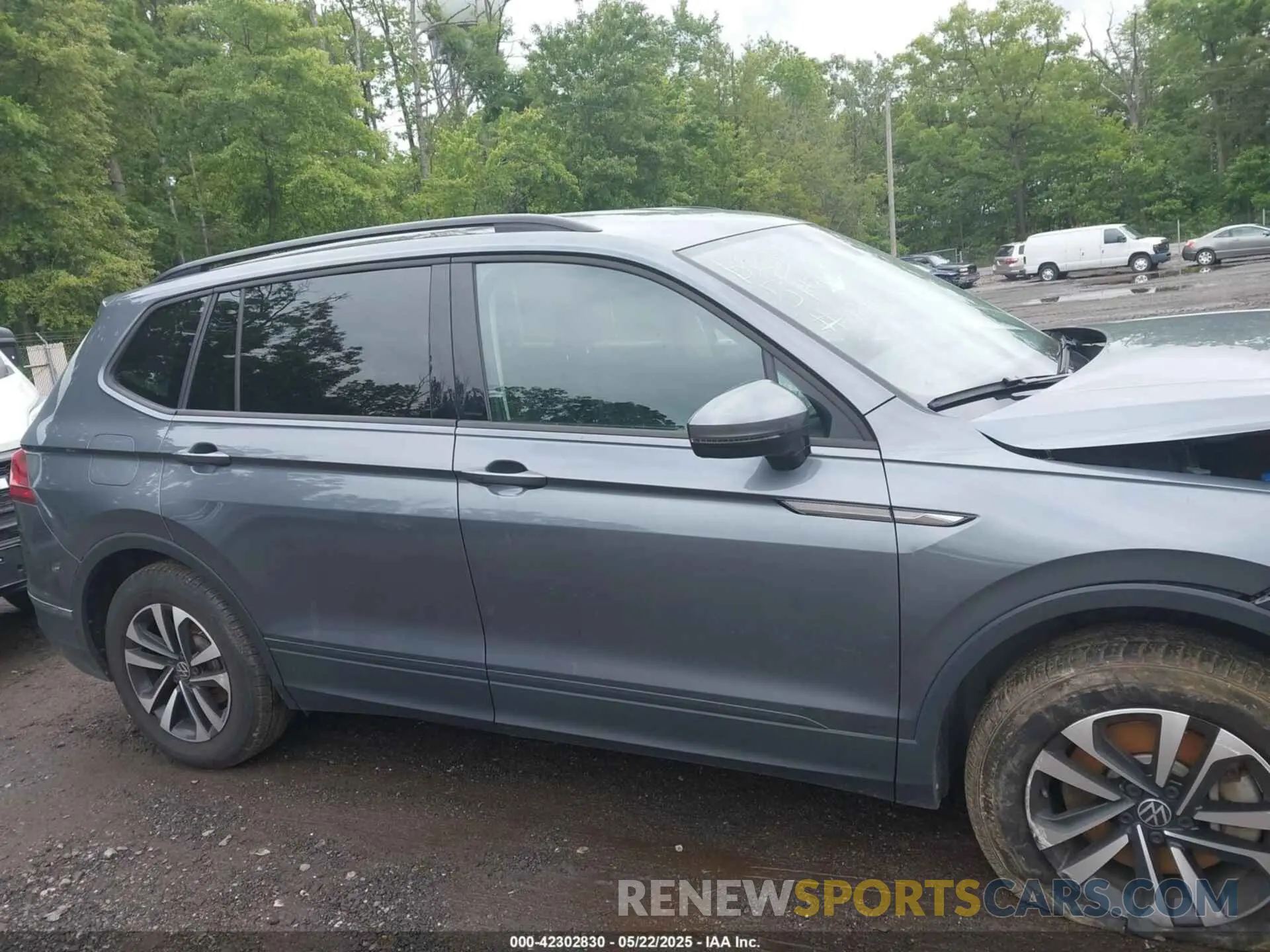 13 Photograph of a damaged car 3VVFB7AX9RM041943 VOLKSWAGEN TIGUAN 2024