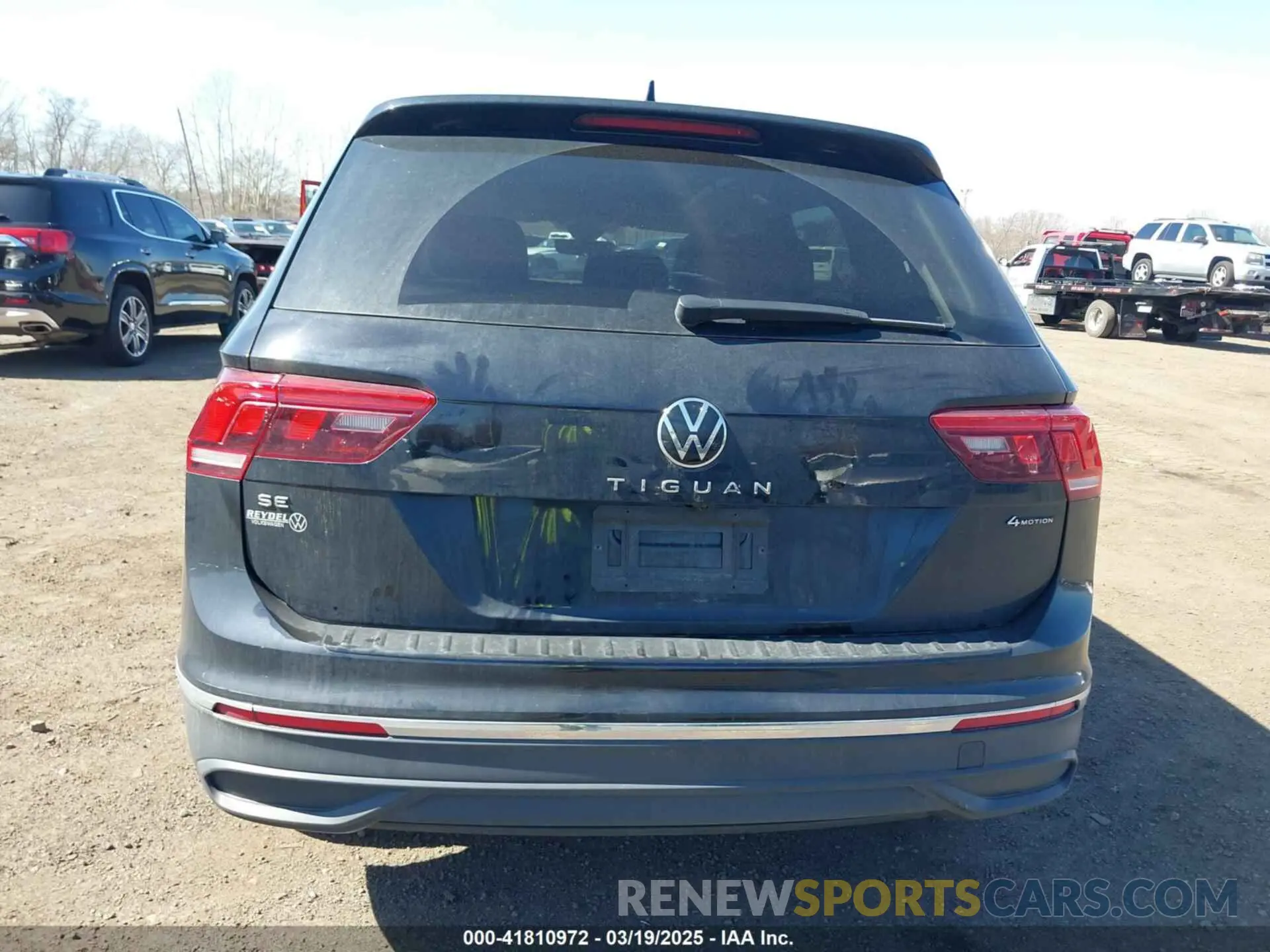 16 Photograph of a damaged car 3VVMB7AX0RM048335 VOLKSWAGEN TIGUAN 2024