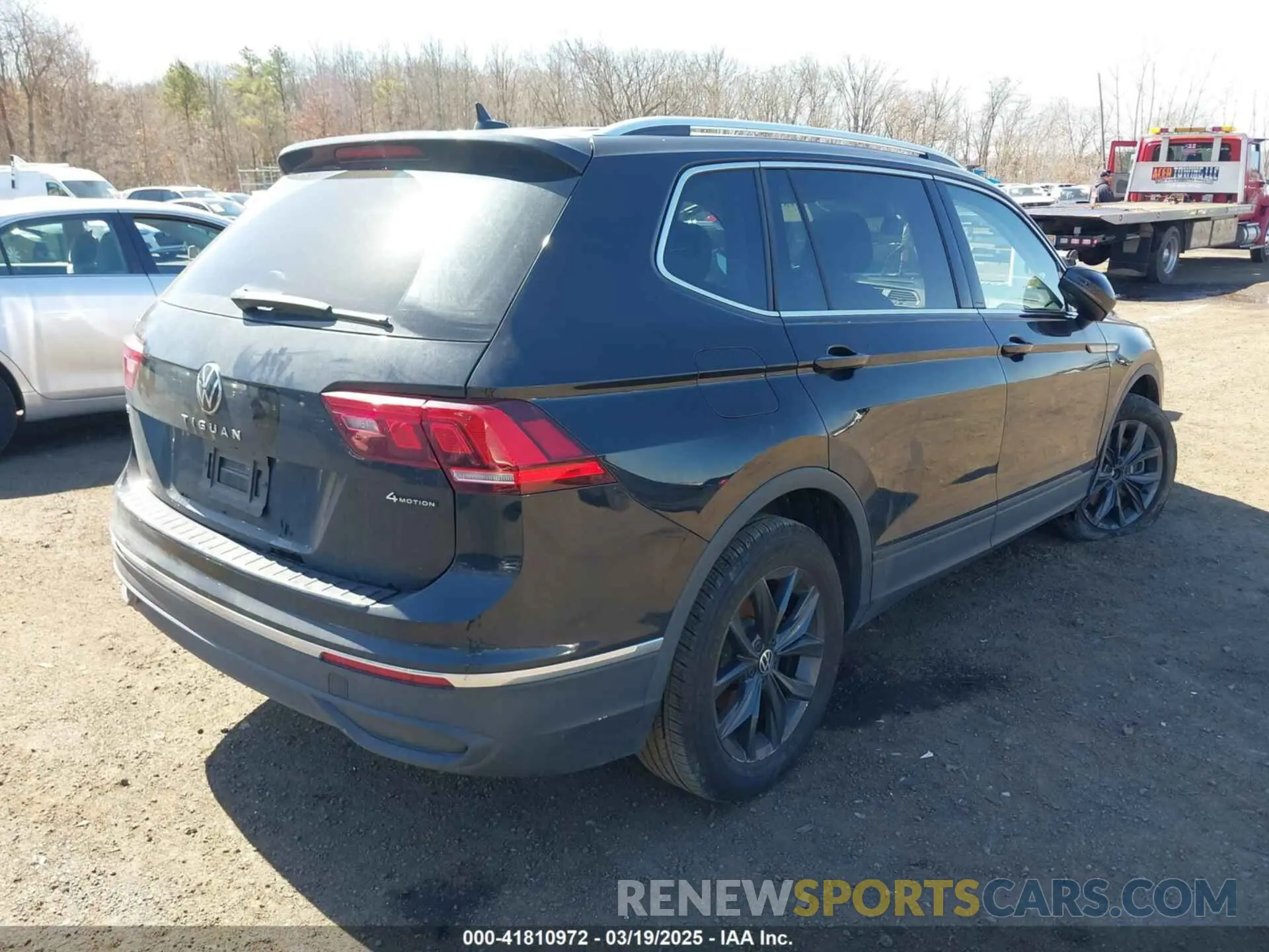 4 Photograph of a damaged car 3VVMB7AX0RM048335 VOLKSWAGEN TIGUAN 2024