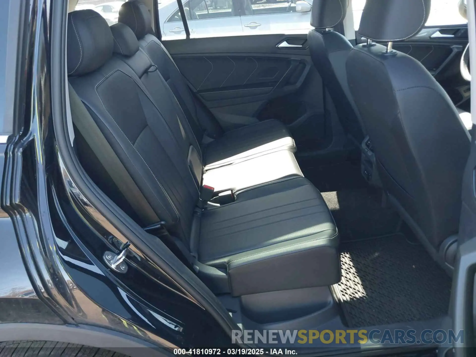 8 Photograph of a damaged car 3VVMB7AX0RM048335 VOLKSWAGEN TIGUAN 2024