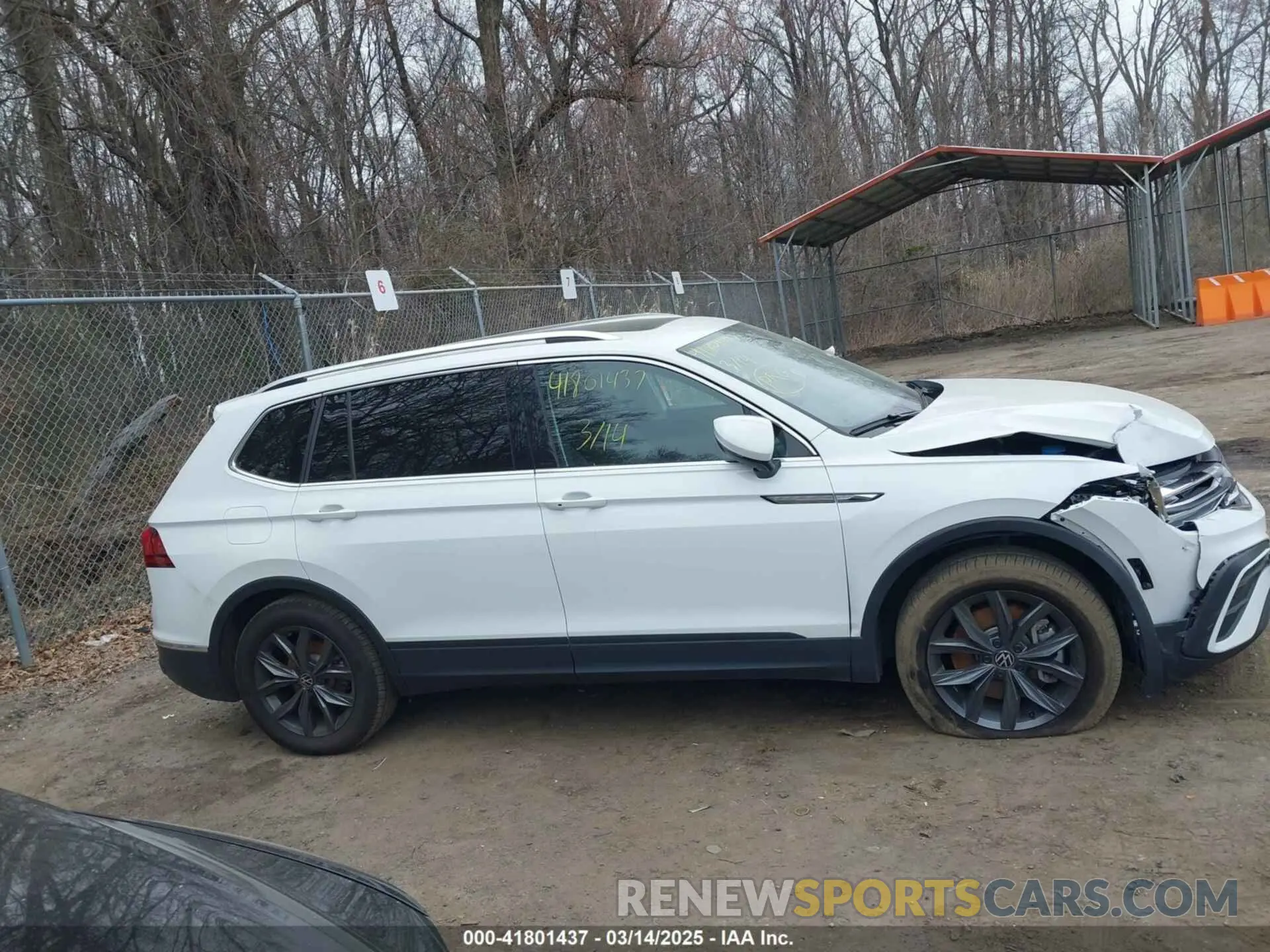 13 Photograph of a damaged car 3VVMB7AX1RM008684 VOLKSWAGEN TIGUAN 2024