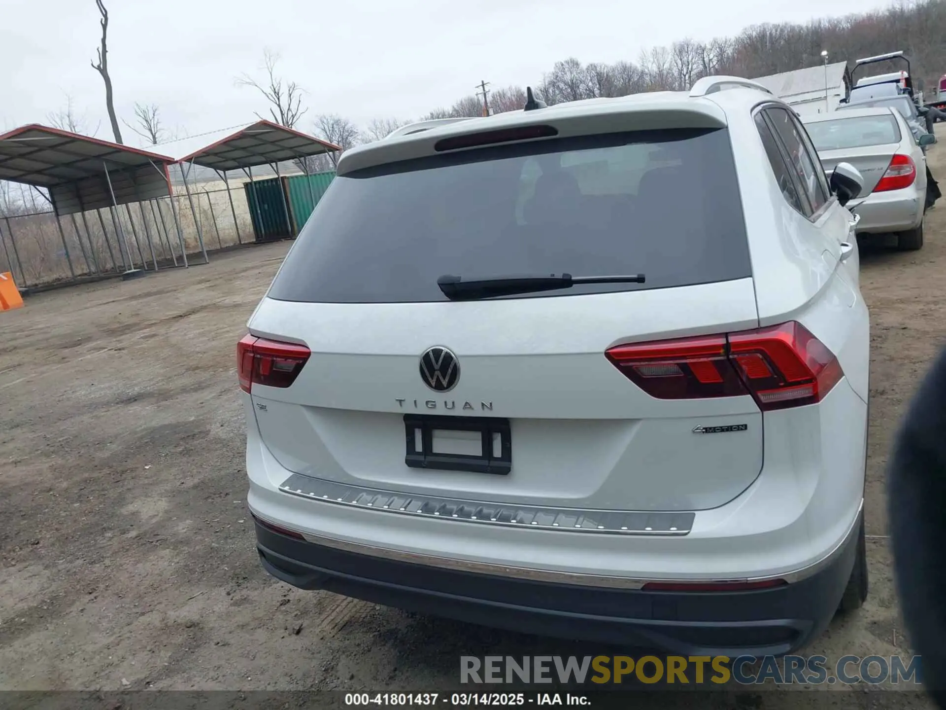 16 Photograph of a damaged car 3VVMB7AX1RM008684 VOLKSWAGEN TIGUAN 2024