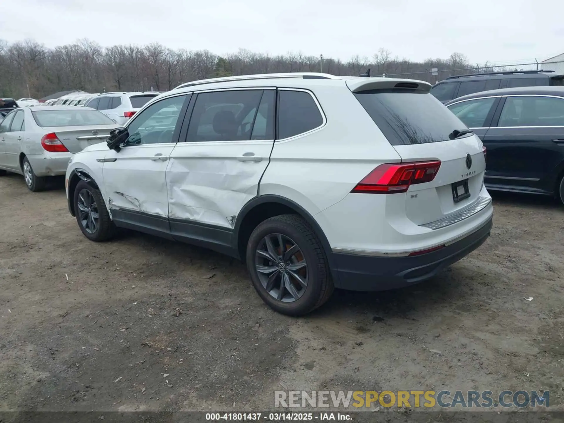 3 Photograph of a damaged car 3VVMB7AX1RM008684 VOLKSWAGEN TIGUAN 2024