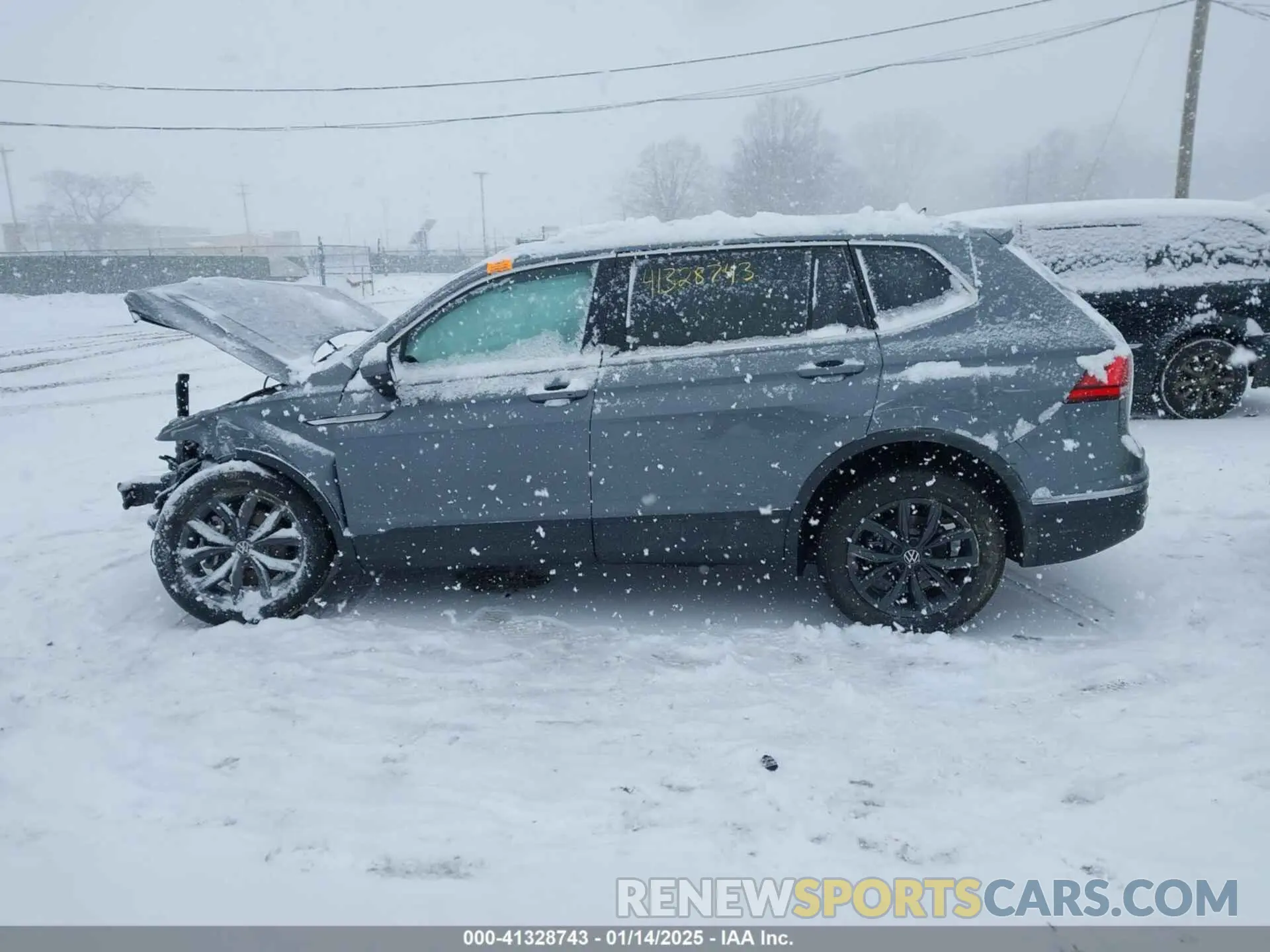 15 Photograph of a damaged car 3VVMB7AX2RM057165 VOLKSWAGEN TIGUAN 2024