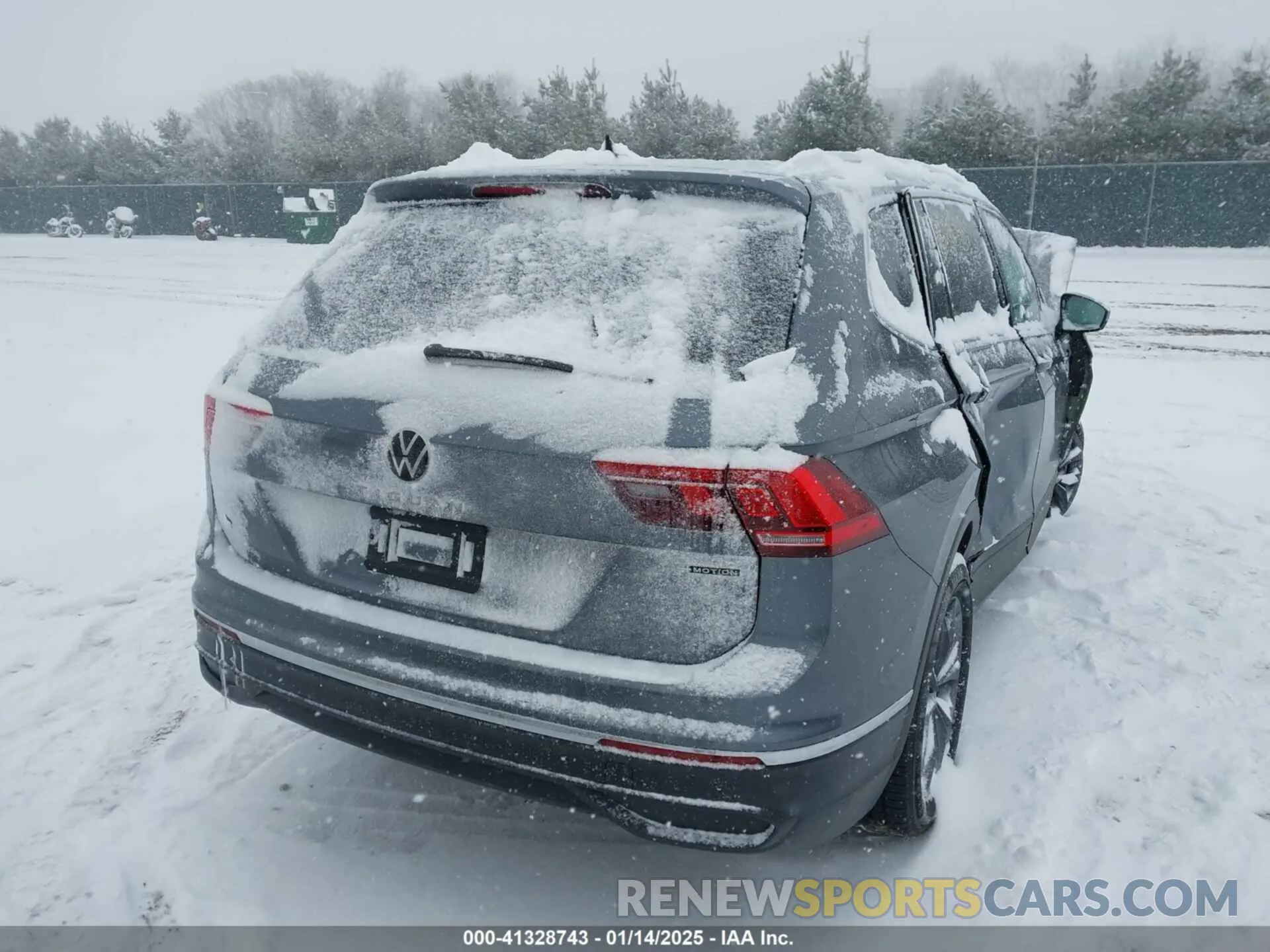 4 Photograph of a damaged car 3VVMB7AX2RM057165 VOLKSWAGEN TIGUAN 2024