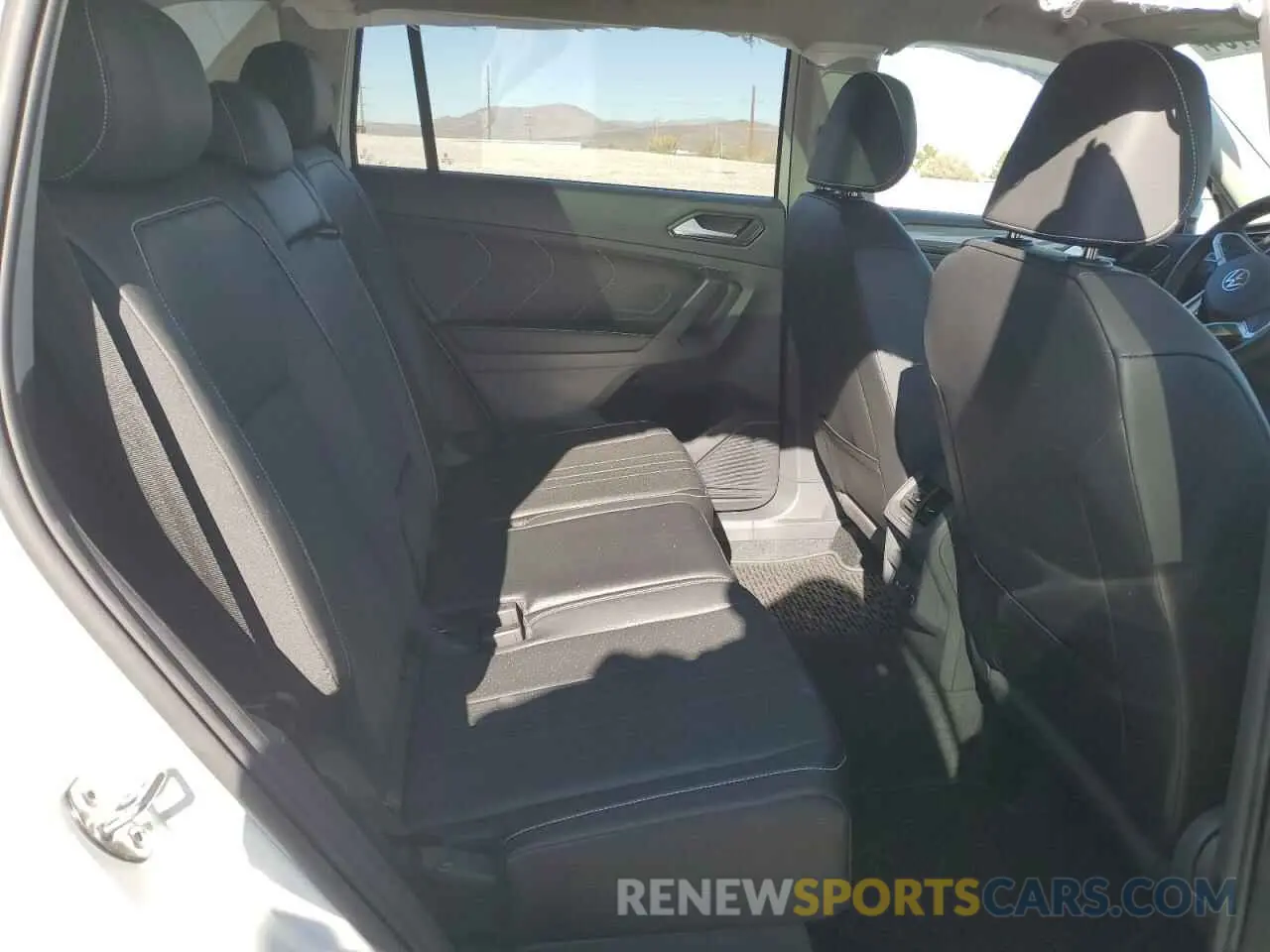 11 Photograph of a damaged car 3VVMB7AX2RM074130 VOLKSWAGEN TIGUAN 2024