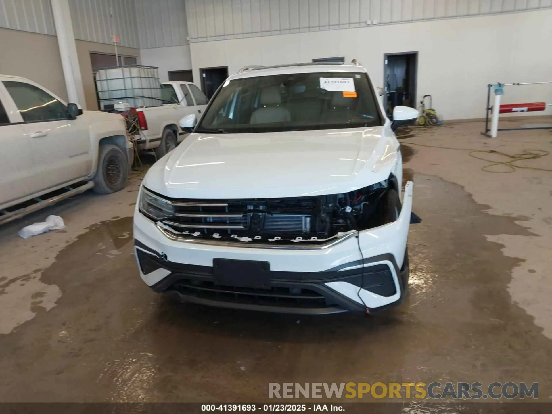 12 Photograph of a damaged car 3VVMB7AX3RM026247 VOLKSWAGEN TIGUAN 2024