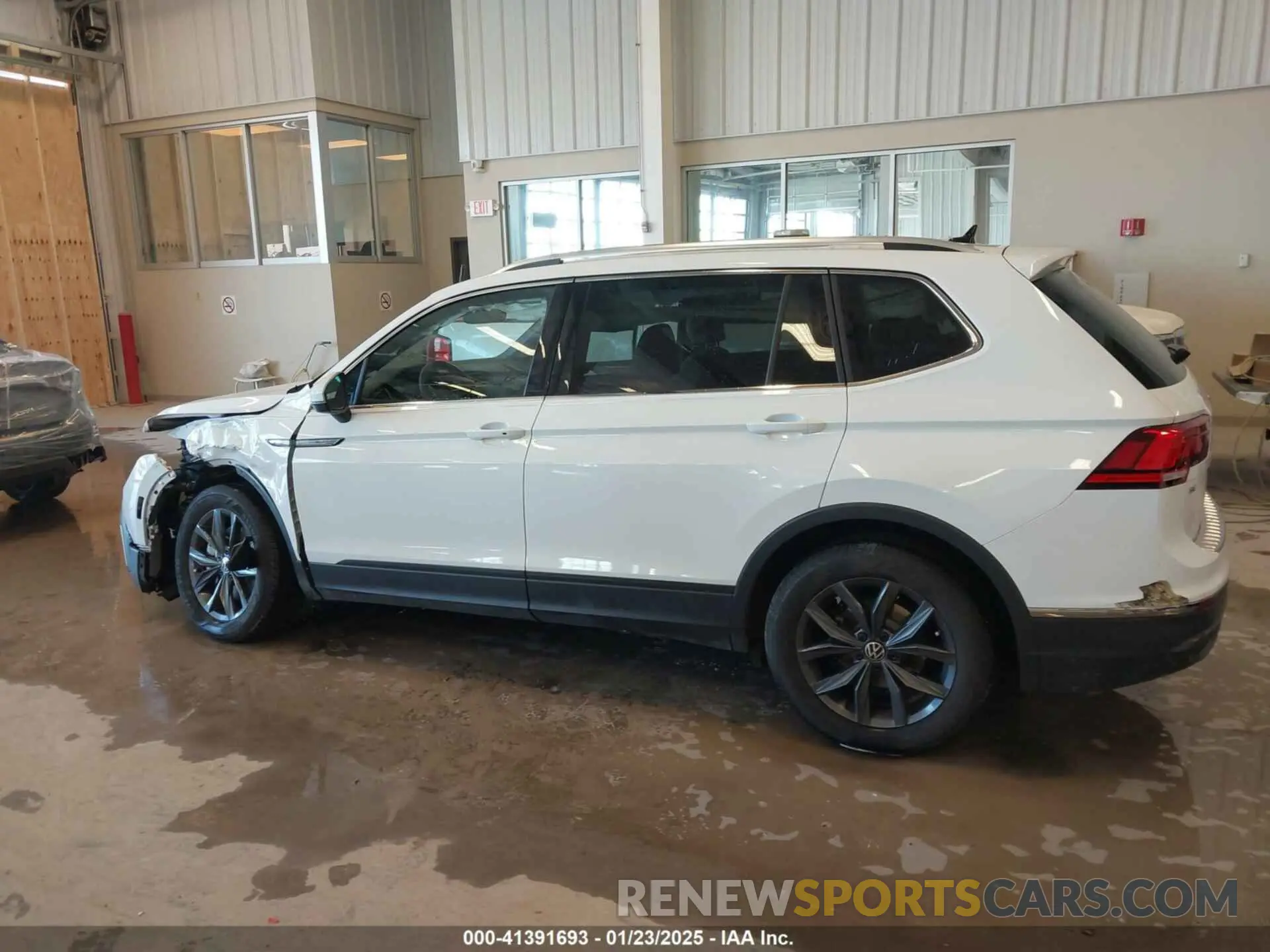 14 Photograph of a damaged car 3VVMB7AX3RM026247 VOLKSWAGEN TIGUAN 2024
