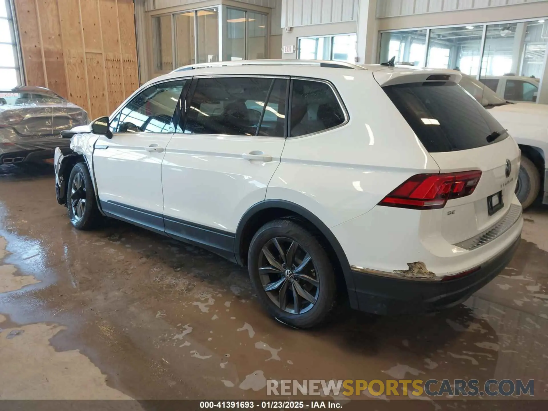 3 Photograph of a damaged car 3VVMB7AX3RM026247 VOLKSWAGEN TIGUAN 2024