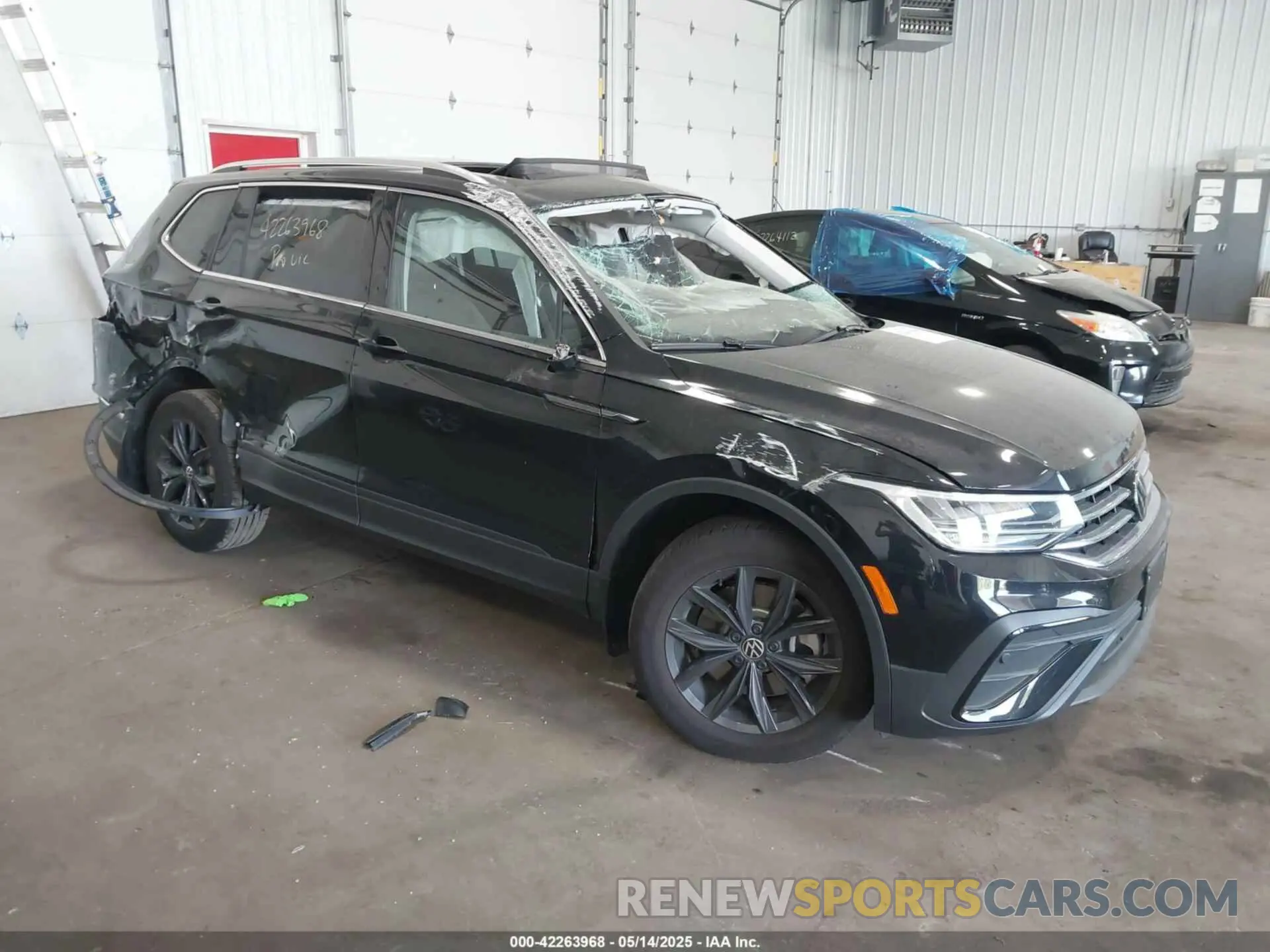 1 Photograph of a damaged car 3VVMB7AX3RM175693 VOLKSWAGEN TIGUAN 2024