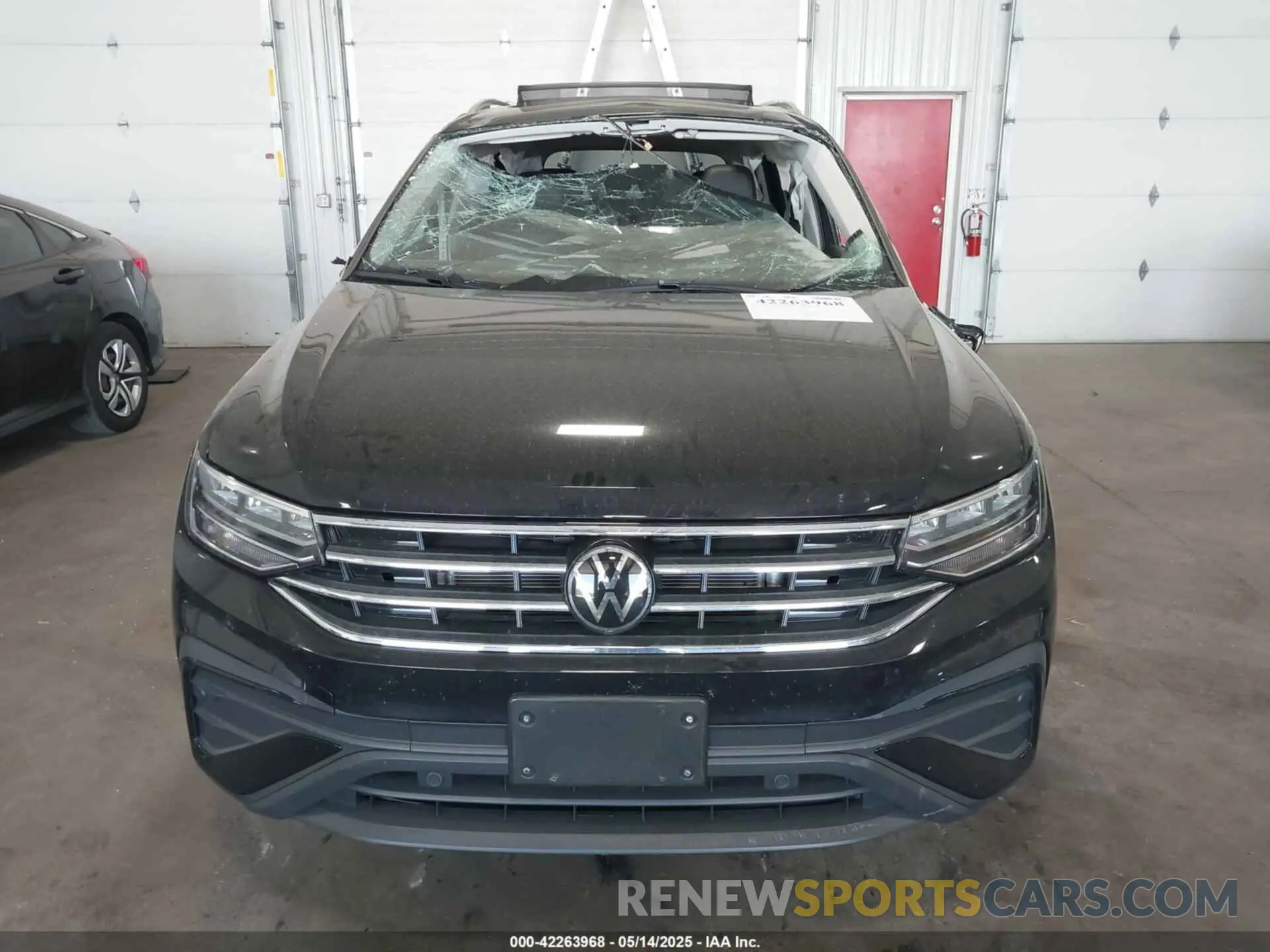 12 Photograph of a damaged car 3VVMB7AX3RM175693 VOLKSWAGEN TIGUAN 2024