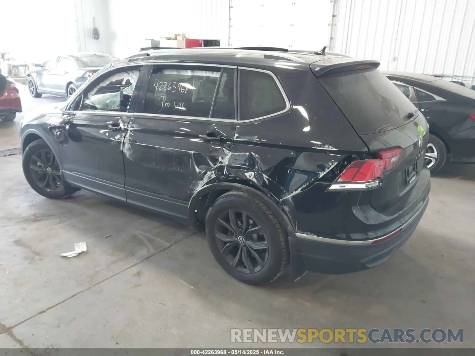 3 Photograph of a damaged car 3VVMB7AX3RM175693 VOLKSWAGEN TIGUAN 2024