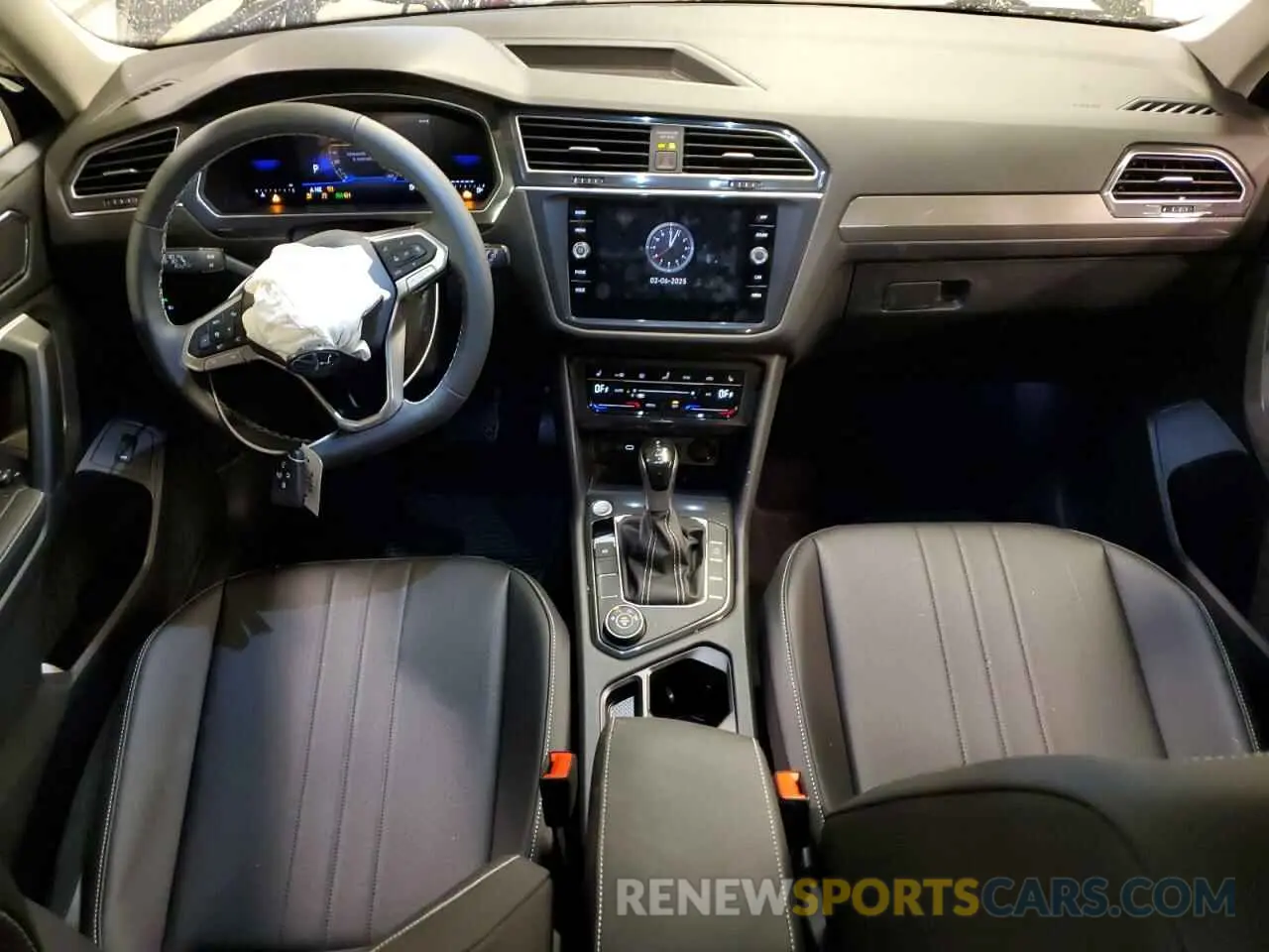 8 Photograph of a damaged car 3VVMB7AX3RM176245 VOLKSWAGEN TIGUAN 2024