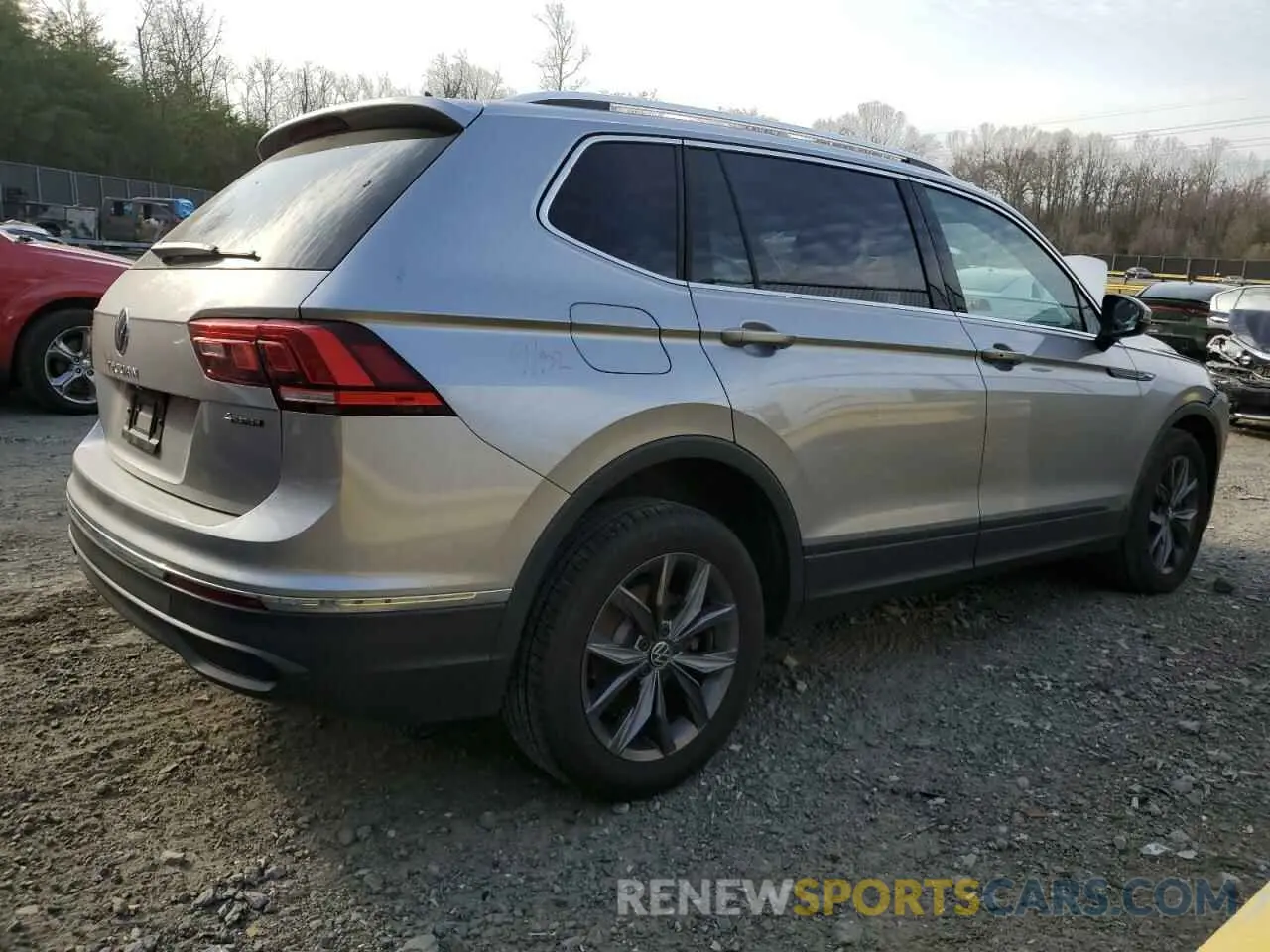 3 Photograph of a damaged car 3VVMB7AX4RM011899 VOLKSWAGEN TIGUAN 2024