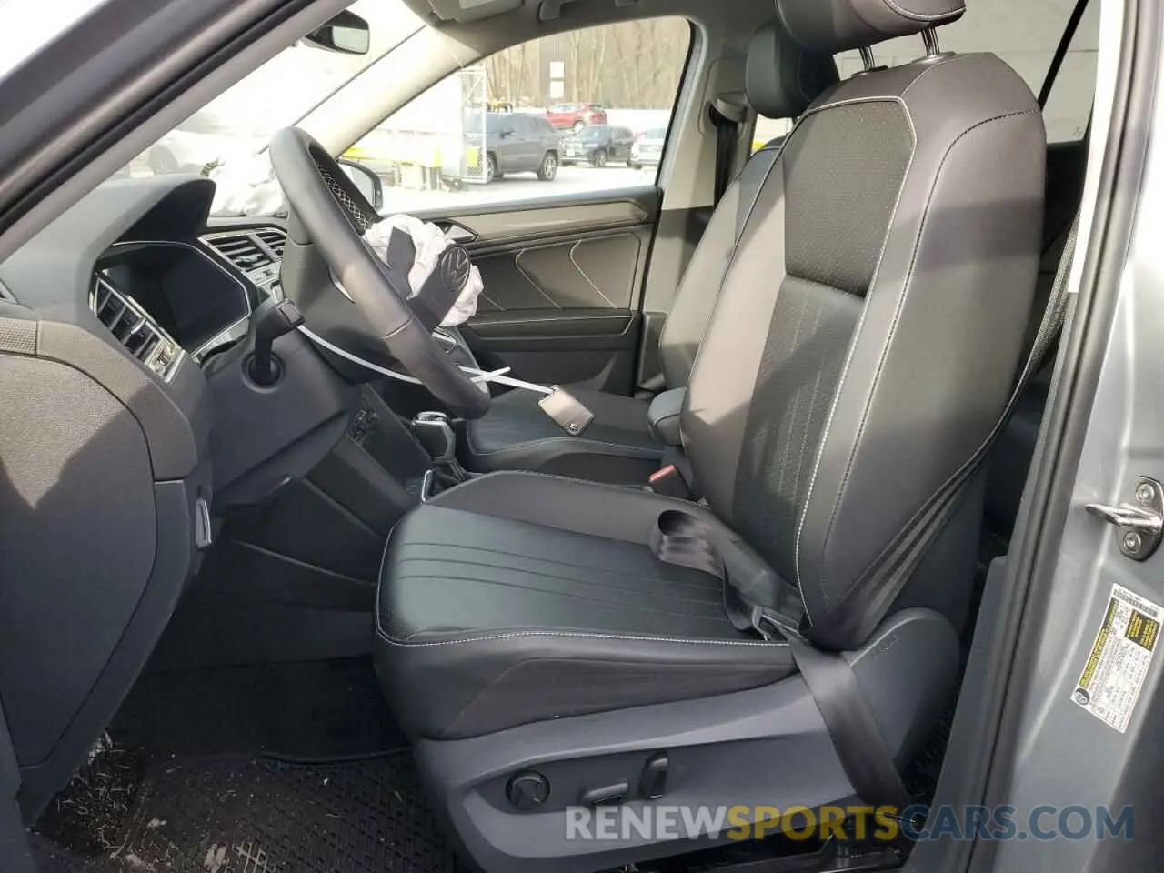 7 Photograph of a damaged car 3VVMB7AX4RM059158 VOLKSWAGEN TIGUAN 2024