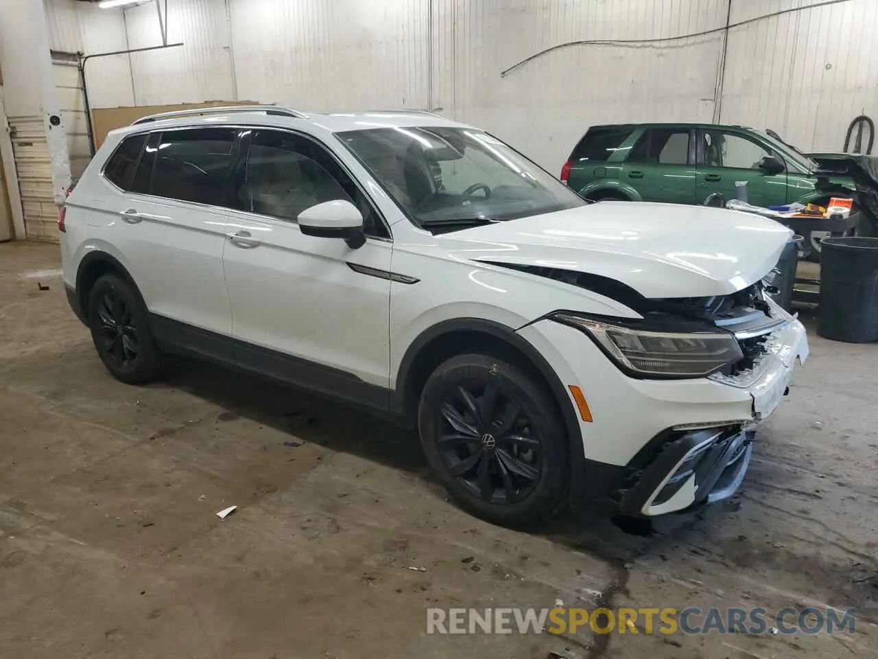 4 Photograph of a damaged car 3VVMB7AX4RM109850 VOLKSWAGEN TIGUAN 2024