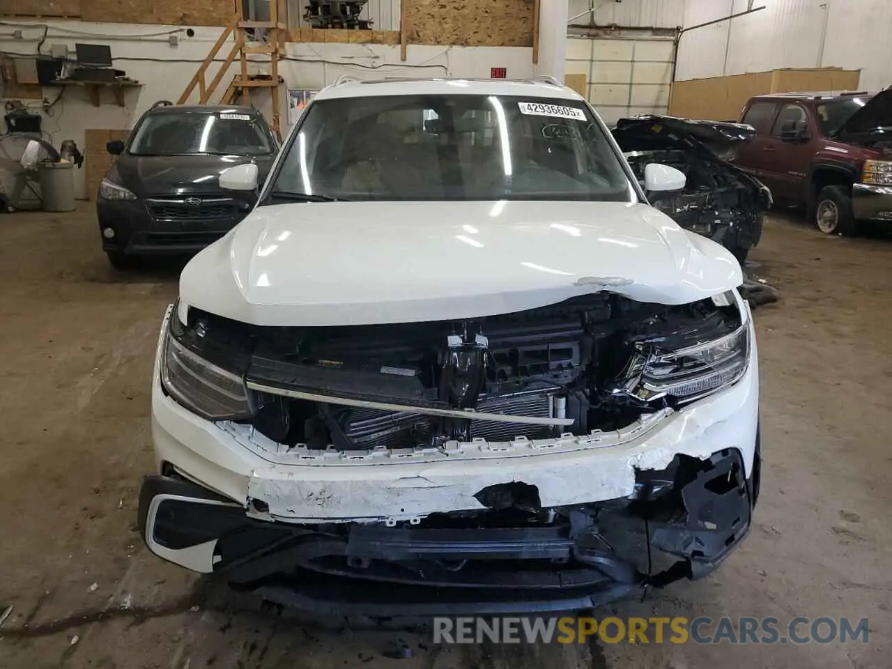 5 Photograph of a damaged car 3VVMB7AX4RM109850 VOLKSWAGEN TIGUAN 2024