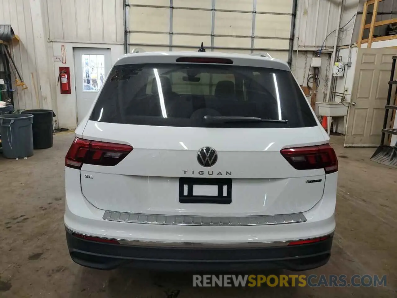 6 Photograph of a damaged car 3VVMB7AX4RM109850 VOLKSWAGEN TIGUAN 2024