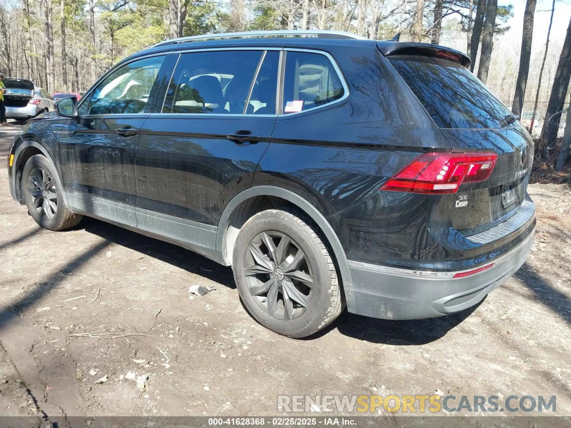 3 Photograph of a damaged car 3VVMB7AX4RM179462 VOLKSWAGEN TIGUAN 2024
