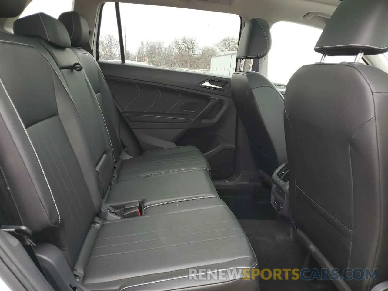 11 Photograph of a damaged car 3VVMB7AX5RM186579 VOLKSWAGEN TIGUAN 2024