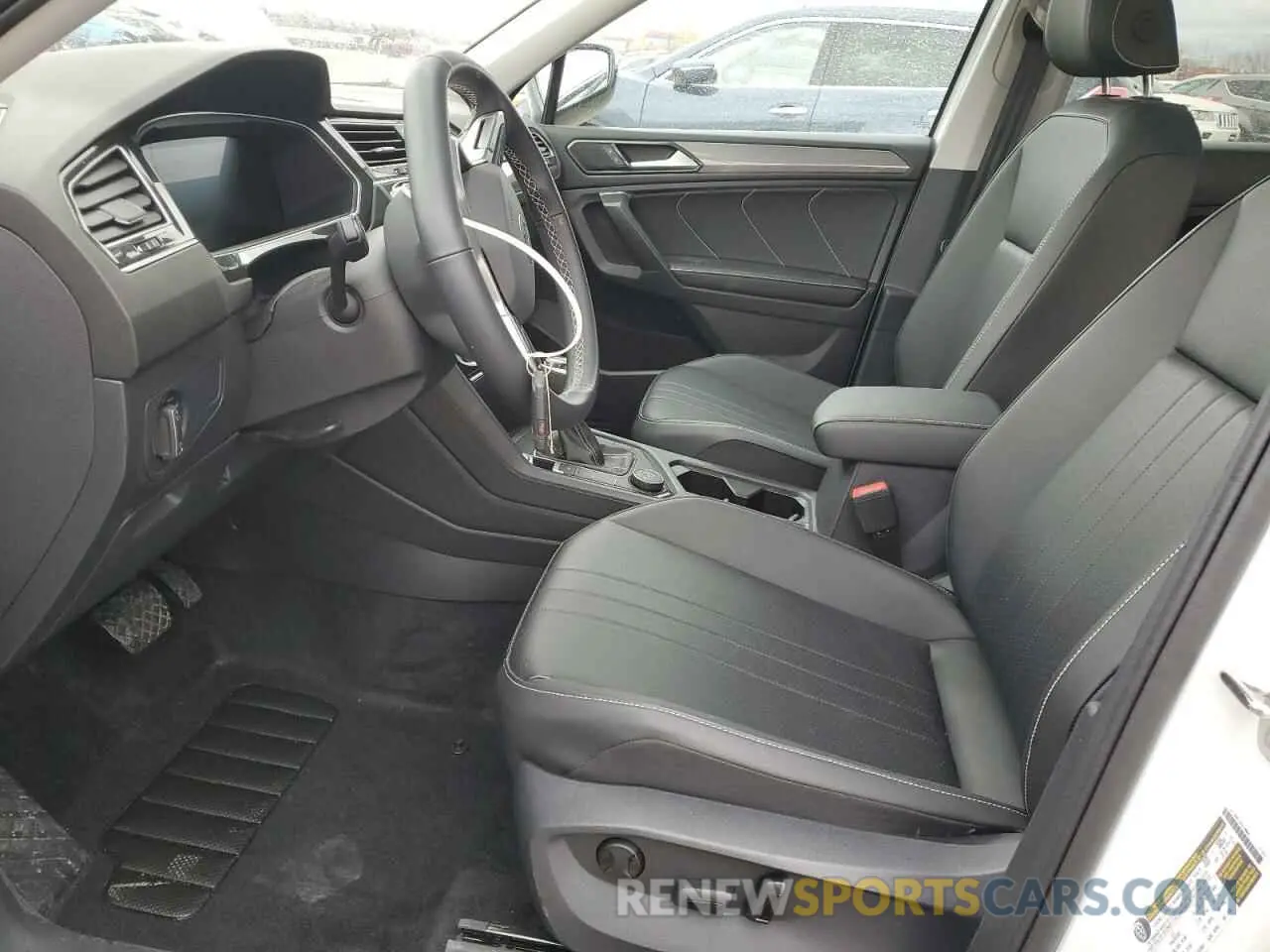 7 Photograph of a damaged car 3VVMB7AX5RM186579 VOLKSWAGEN TIGUAN 2024