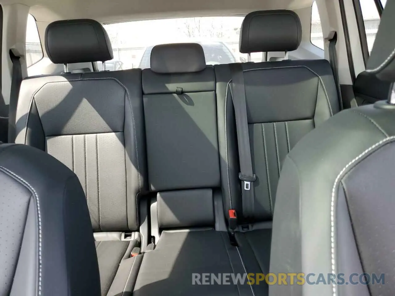 10 Photograph of a damaged car 3VVMB7AX6RM112037 VOLKSWAGEN TIGUAN 2024