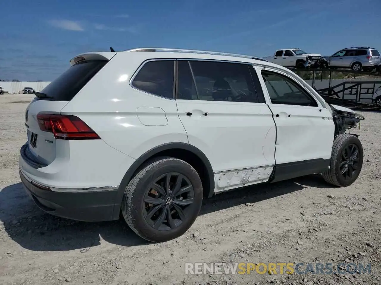 3 Photograph of a damaged car 3VVMB7AX6RM112037 VOLKSWAGEN TIGUAN 2024