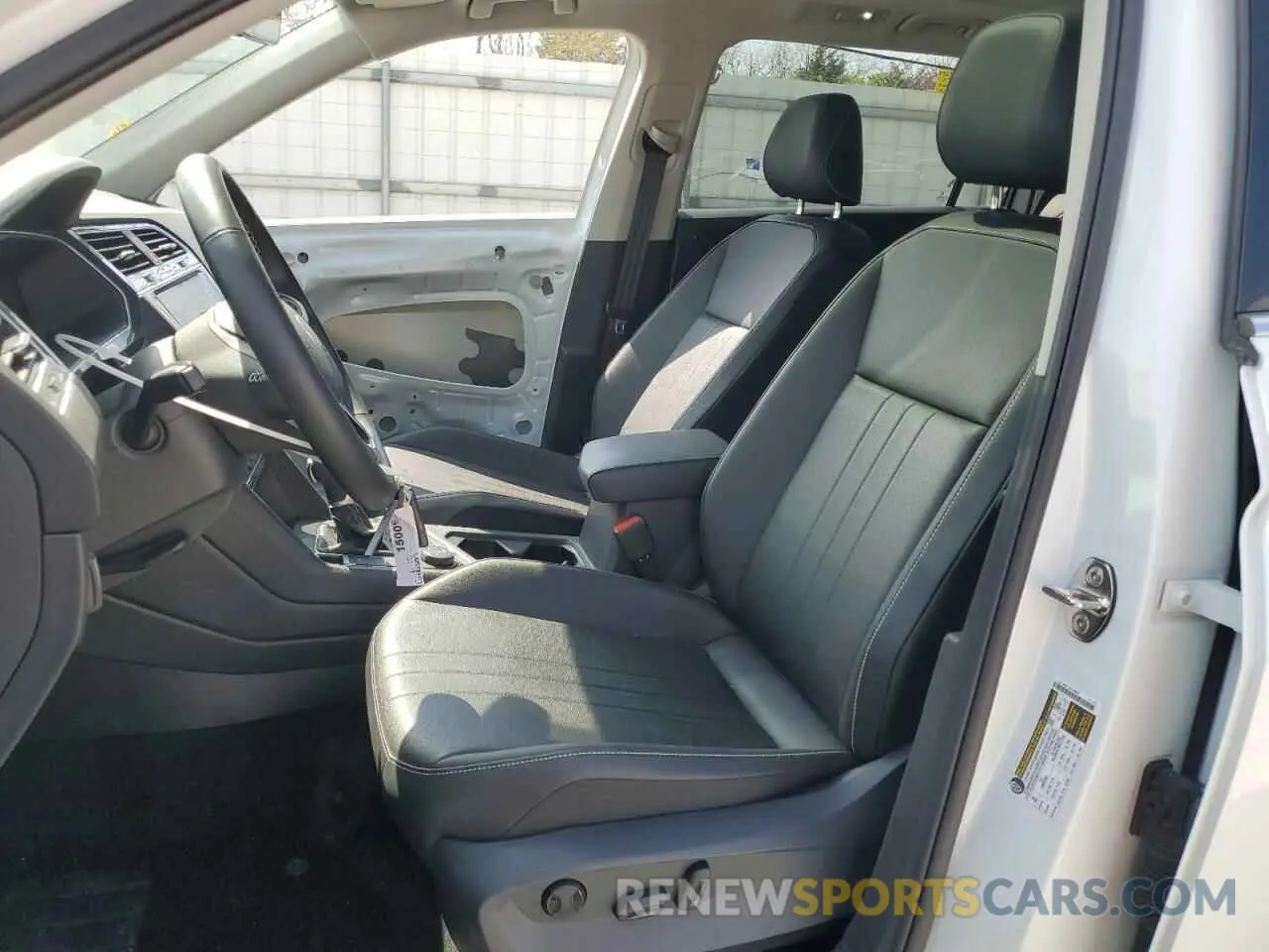 7 Photograph of a damaged car 3VVMB7AX6RM112037 VOLKSWAGEN TIGUAN 2024