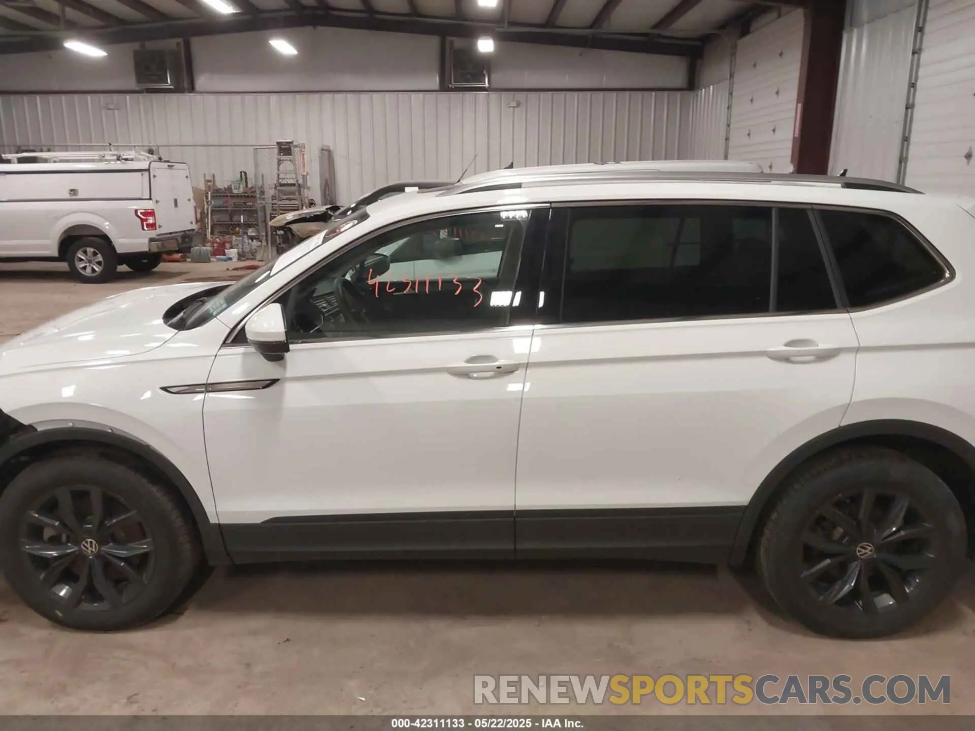 14 Photograph of a damaged car 3VVMB7AX6RM135219 VOLKSWAGEN TIGUAN 2024