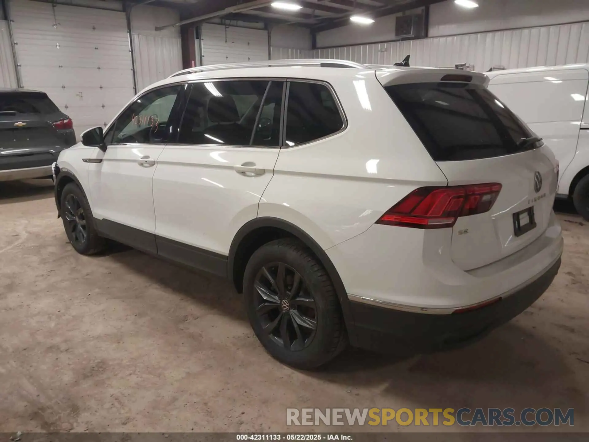 3 Photograph of a damaged car 3VVMB7AX6RM135219 VOLKSWAGEN TIGUAN 2024