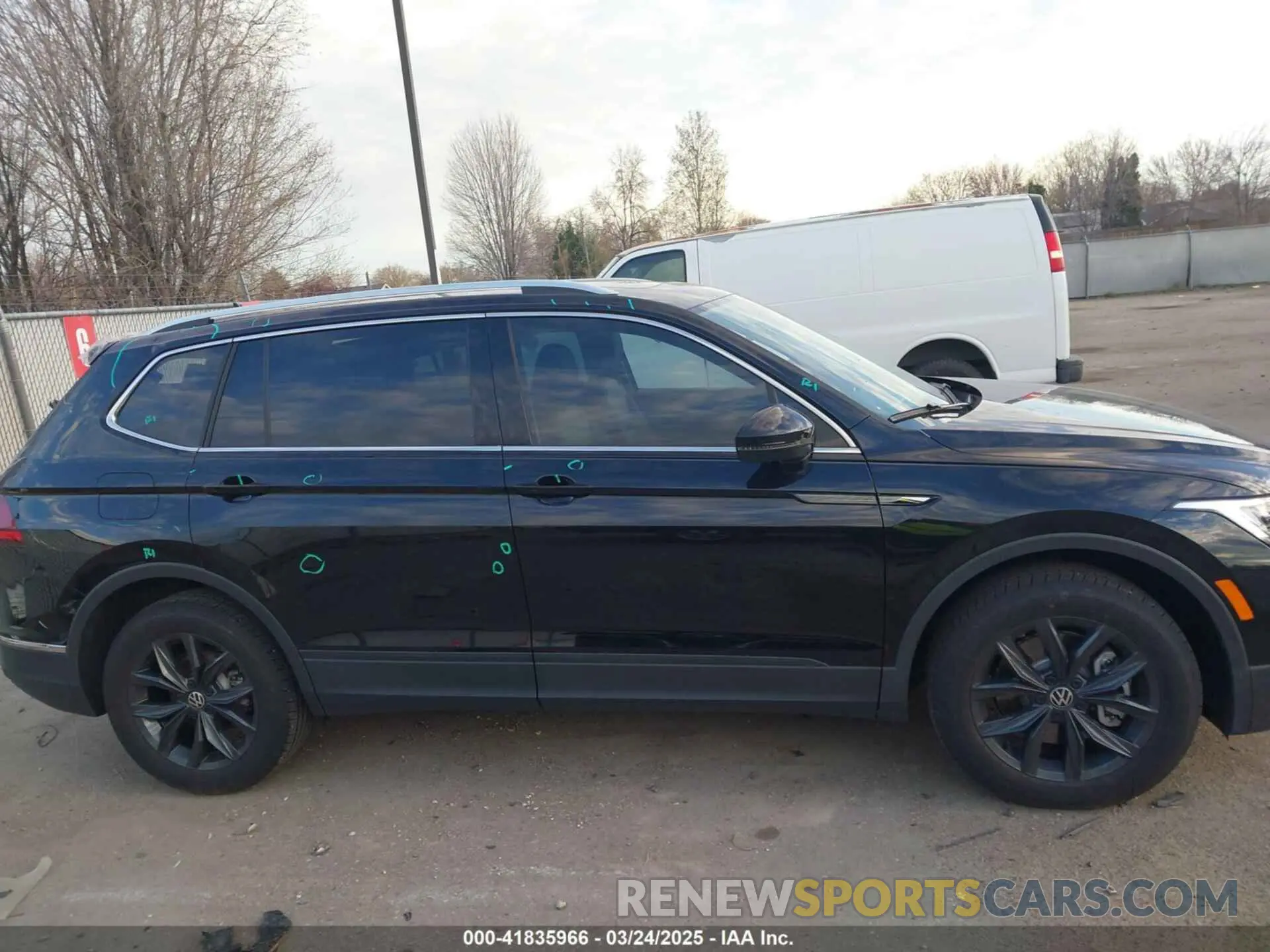 14 Photograph of a damaged car 3VVMB7AX6RM176241 VOLKSWAGEN TIGUAN 2024