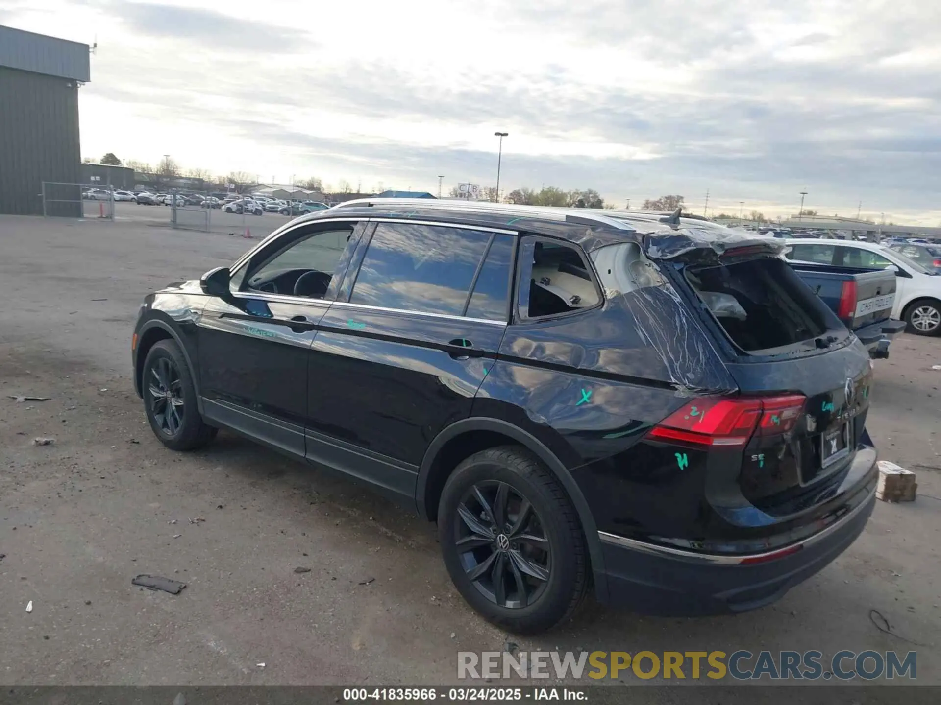 3 Photograph of a damaged car 3VVMB7AX6RM176241 VOLKSWAGEN TIGUAN 2024