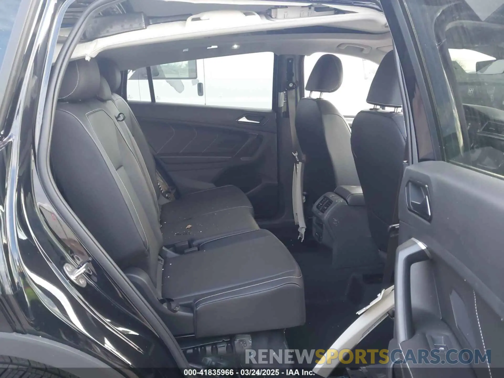 8 Photograph of a damaged car 3VVMB7AX6RM176241 VOLKSWAGEN TIGUAN 2024