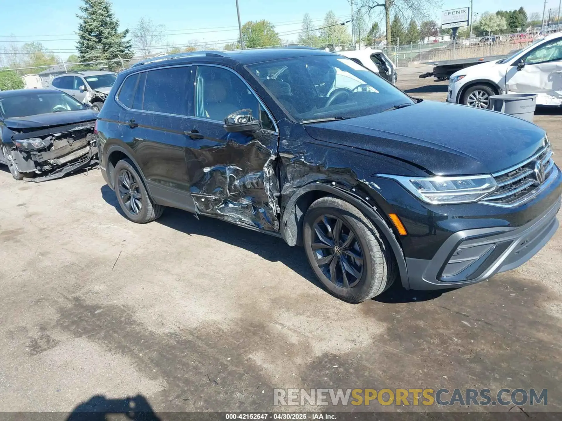1 Photograph of a damaged car 3VVMB7AX7RM042855 VOLKSWAGEN TIGUAN 2024
