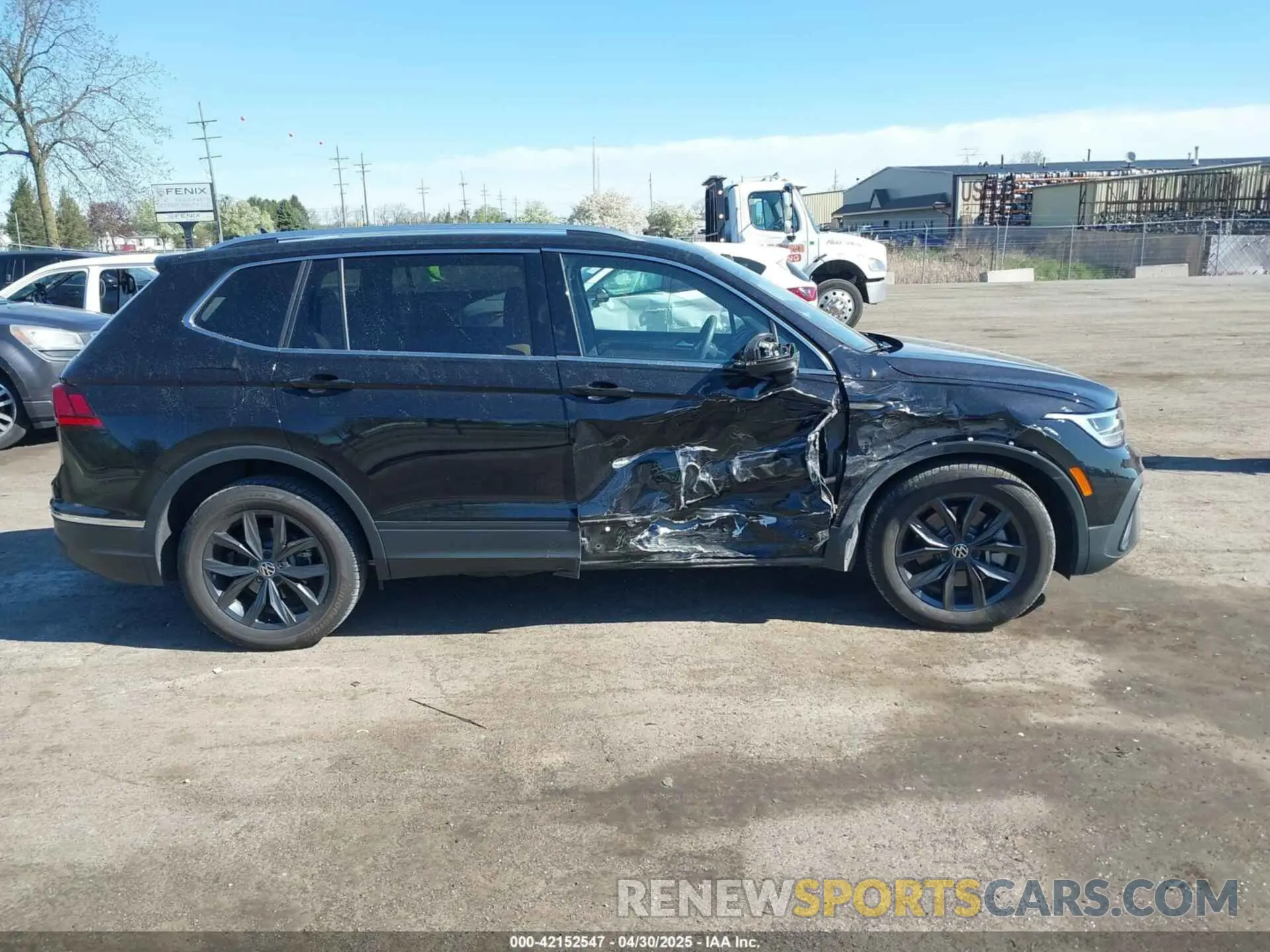 13 Photograph of a damaged car 3VVMB7AX7RM042855 VOLKSWAGEN TIGUAN 2024
