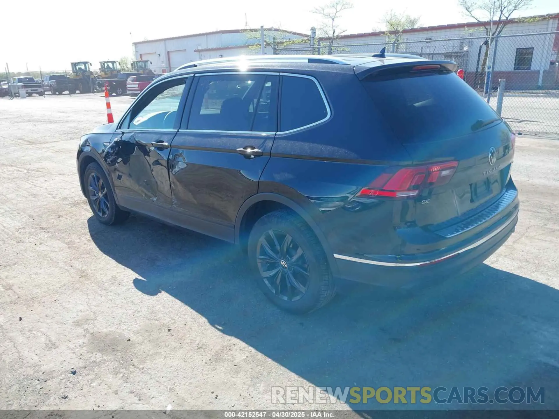 3 Photograph of a damaged car 3VVMB7AX7RM042855 VOLKSWAGEN TIGUAN 2024