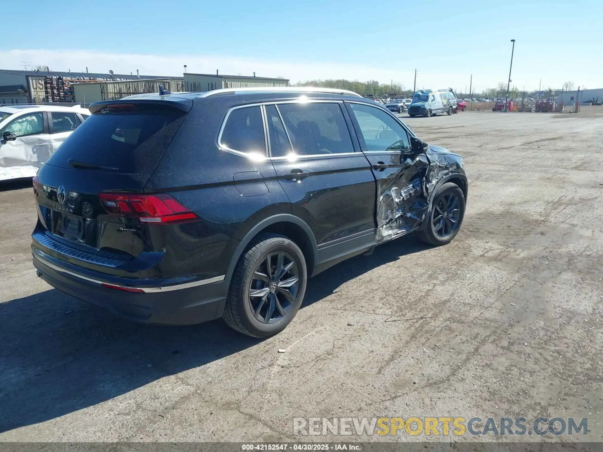 4 Photograph of a damaged car 3VVMB7AX7RM042855 VOLKSWAGEN TIGUAN 2024