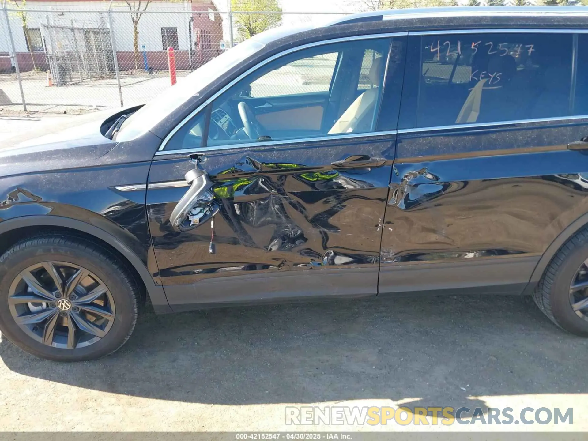 6 Photograph of a damaged car 3VVMB7AX7RM042855 VOLKSWAGEN TIGUAN 2024