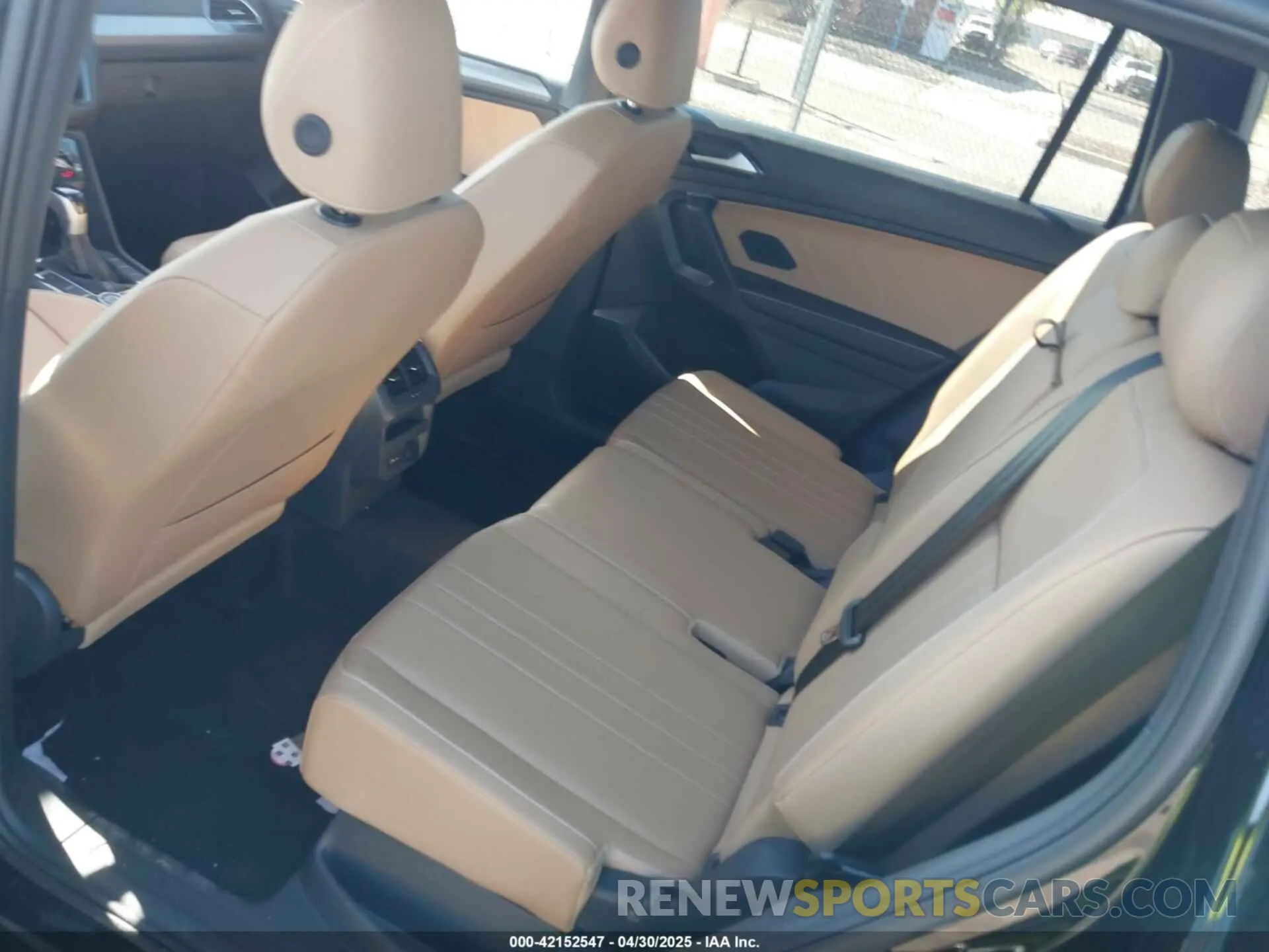 8 Photograph of a damaged car 3VVMB7AX7RM042855 VOLKSWAGEN TIGUAN 2024