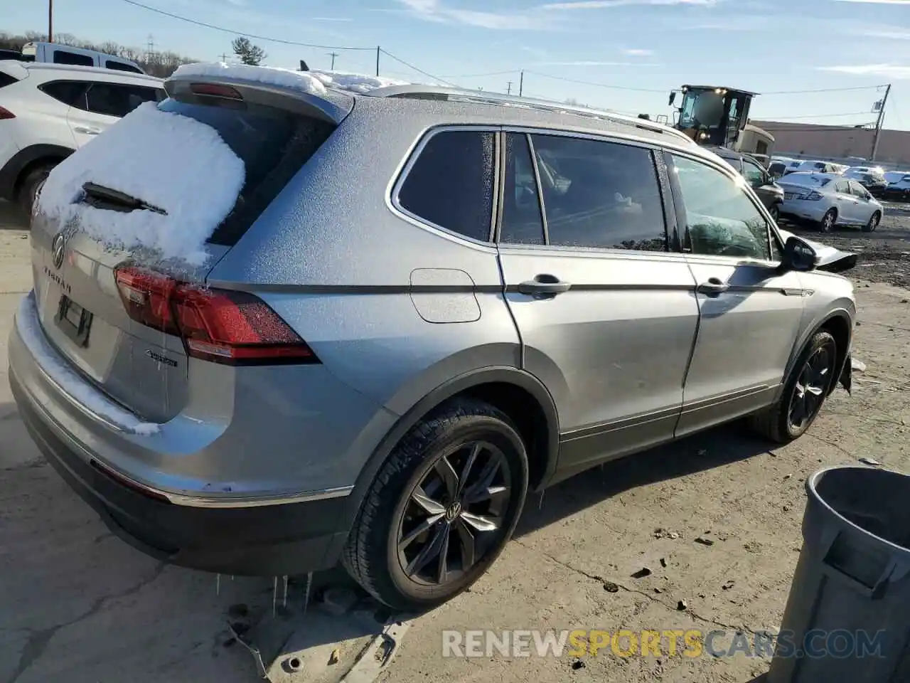 3 Photograph of a damaged car 3VVMB7AX7RM071790 VOLKSWAGEN TIGUAN 2024