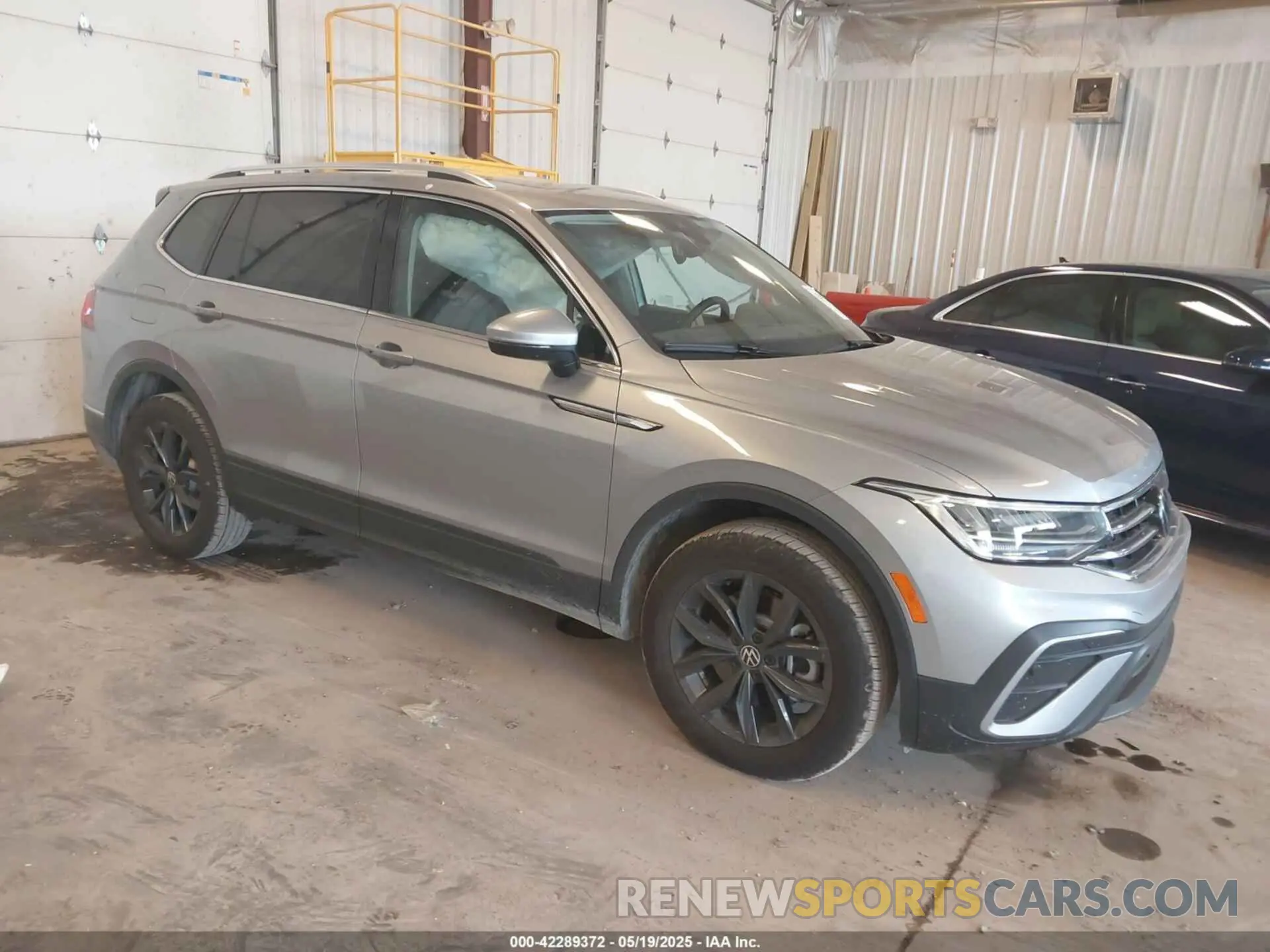 1 Photograph of a damaged car 3VVMB7AX7RM168679 VOLKSWAGEN TIGUAN 2024